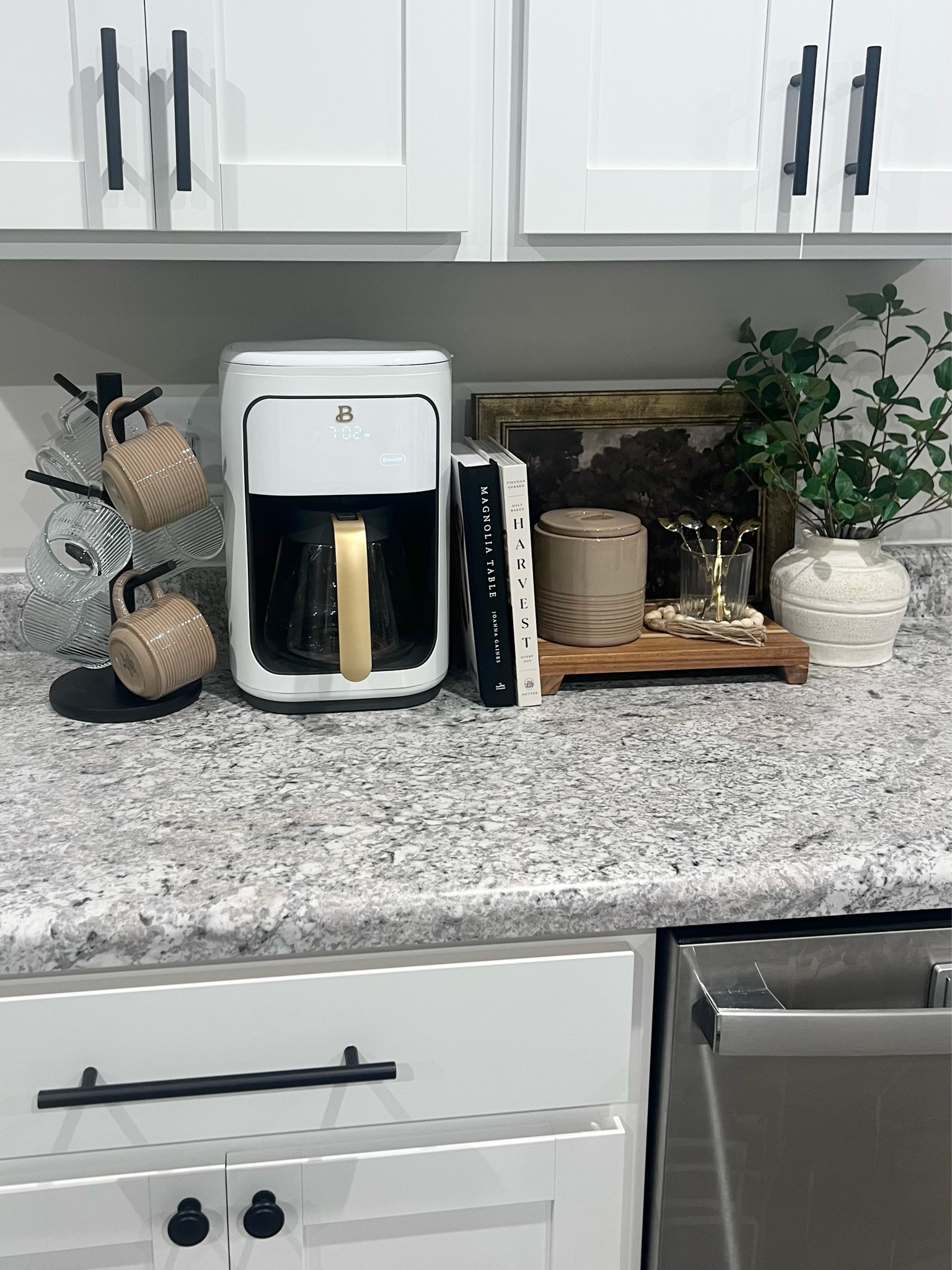 I love the simple black look of my kitchen cabinet hardware! 

They are very affordable too! 

#homefinds #amazonfinds #amazonhome #kitchenhardware #hardware #kitchenfinds #homedecor 

#LTKHome