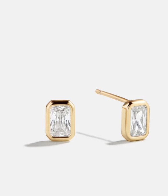 I’m pretty in love with these earrings.  I’m really into the emerald cut lately. 


#jewelry #earrings #giftforher #baublebar #emeraldcut #emeraldearrings 

#LTKU #LTKOver40