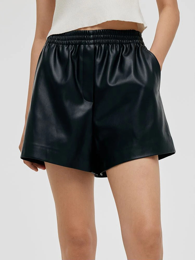 PU Leather Women Shorts Black / L | GOELIA
