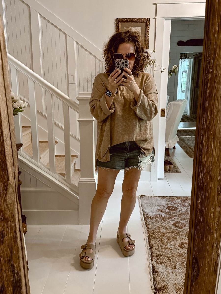 Lightweight sweater I have in several colors, favorite jeans shorts, and platforms! 🙌🏻


#LTKFindsUnder50 #LTKOver40 #LTKMidsize