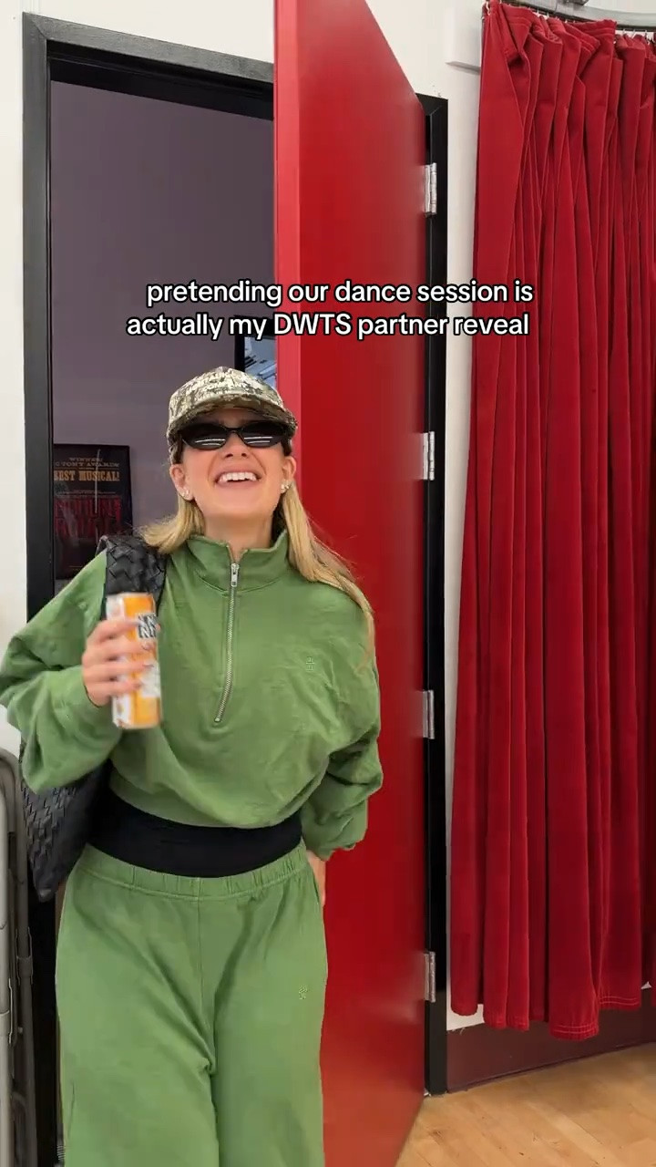 it was giving dancing with the stars!!