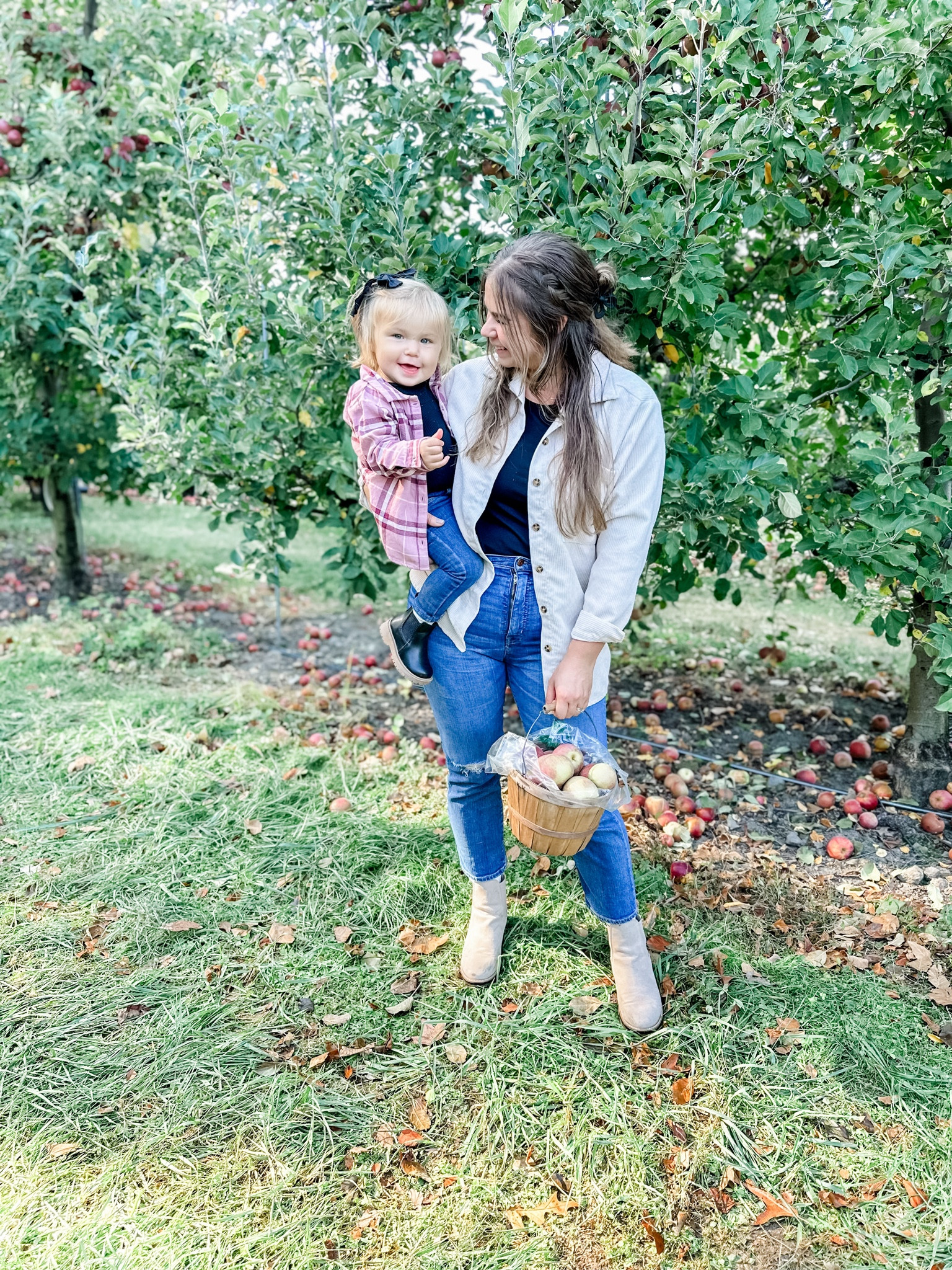 Mommy & Me Adventures 🍂🍎

Motherhood | Mom OOTD | Toddlerhood | Toddler OOTD | Mom Outfit | Mom Fashion | Toddler Fashion | H&M Kids | Old Navy | Madewell Jeans | Pink Lily Shacket | Boutique Style | Casual 

#LTKShoeCrush #LTKStyleTip #LTKKids