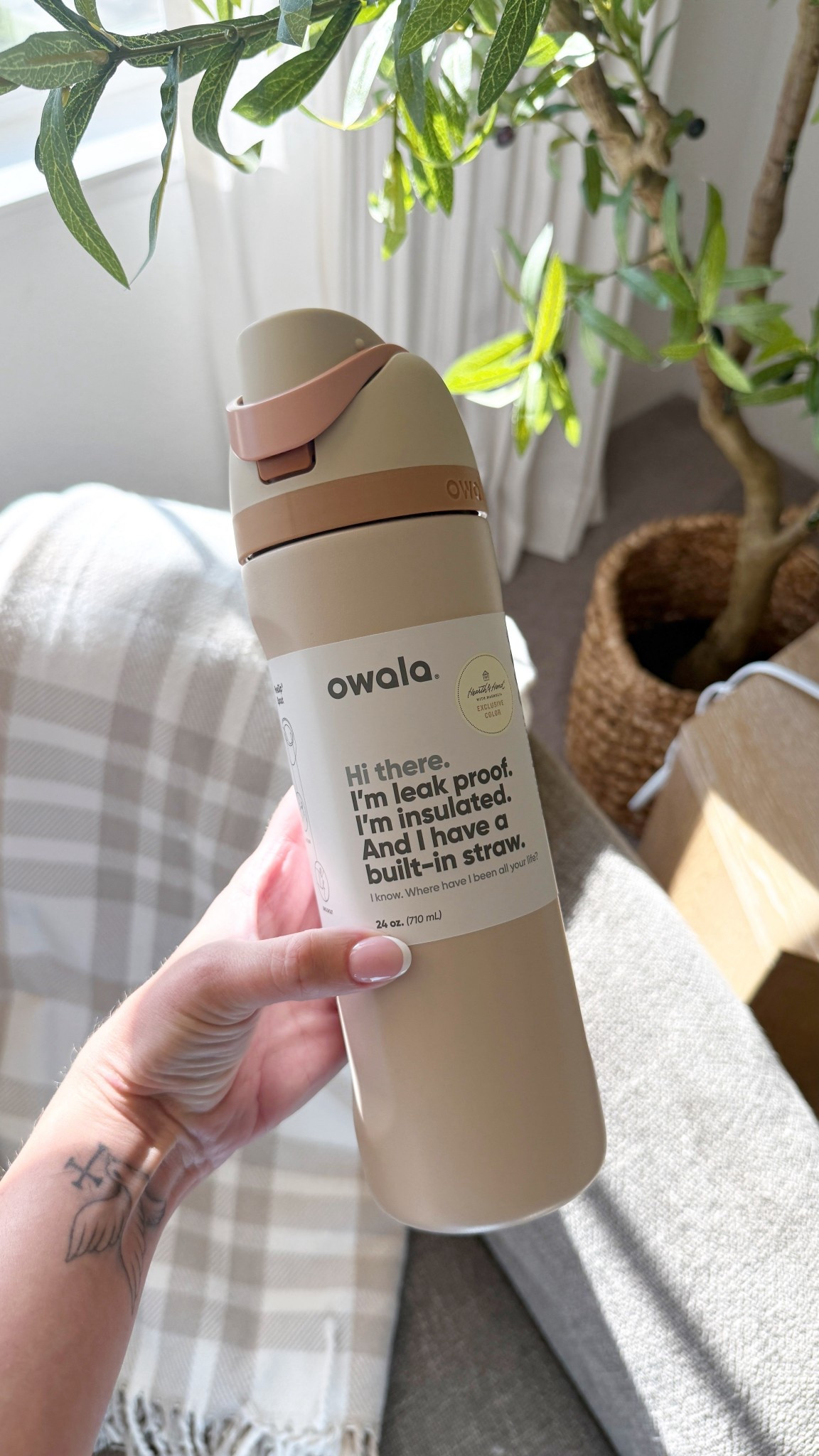 Obsessed with this color water bottle. These water bottles make the perfect back to school fine. They are leakproof and keep your drink cold all day long! 

#LTKSeasonal #LTKFindsUnder50 #LTKHome