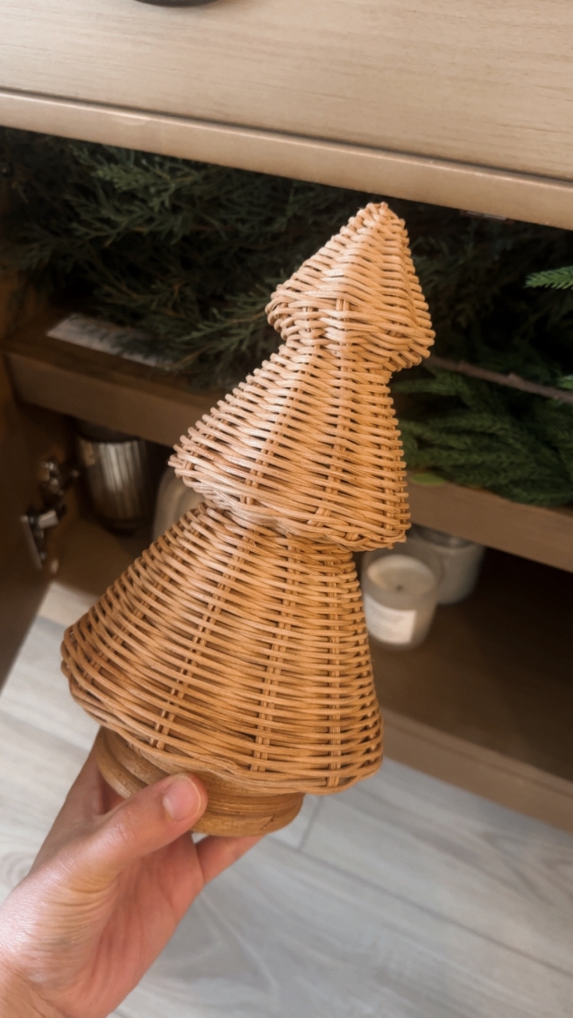 Christmas decor


#LTKHome #LTKHoliday #LTKFindsUnder50