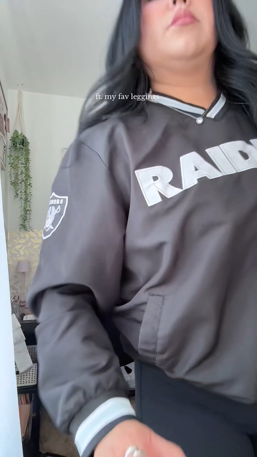 My fav leggings give that perfect lift with the V stitching but NO BUTT scrunch! 

#LTKootd #LTKMidsize #LTKActive