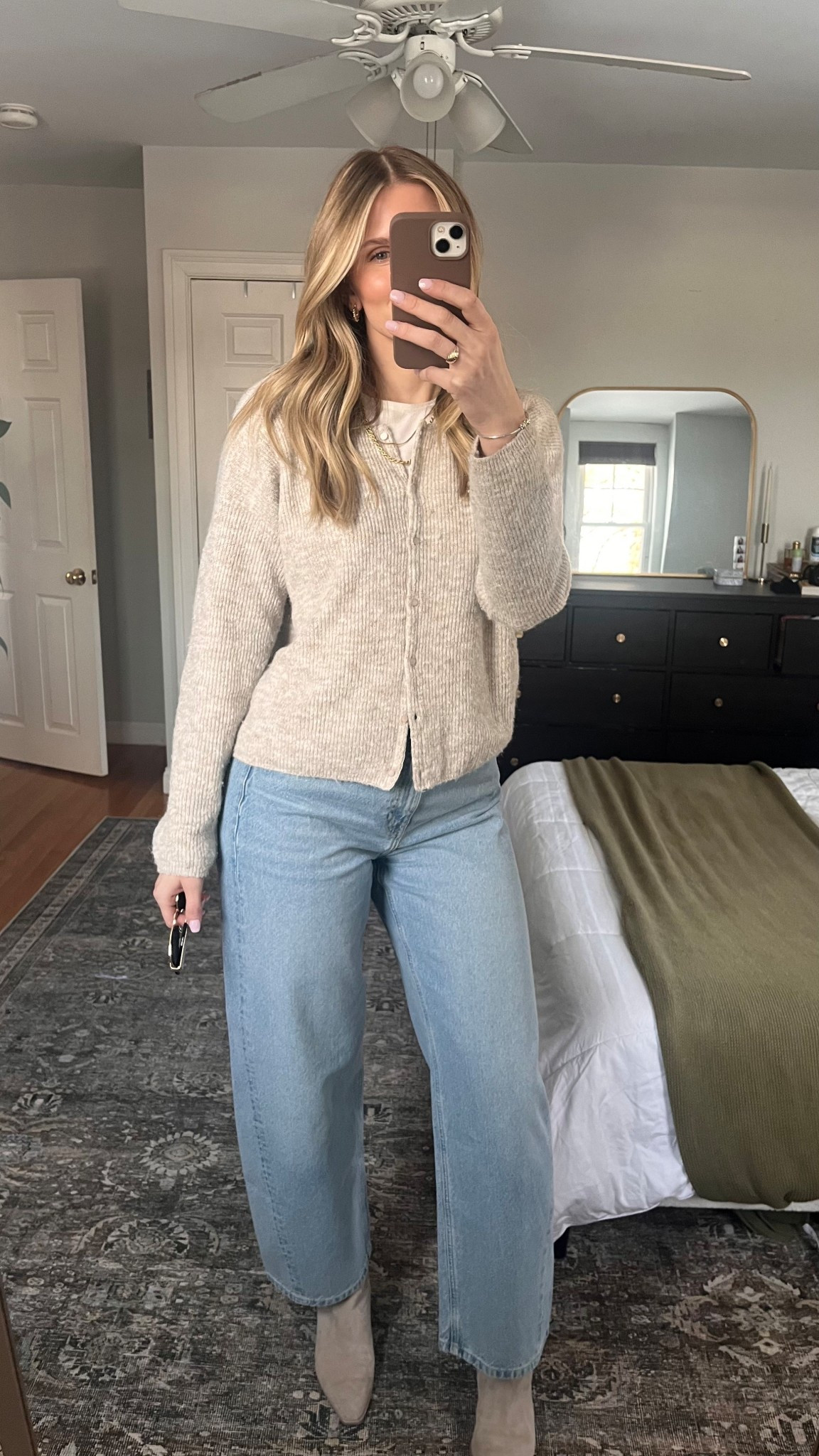 Effortless and casual cardigan outfit styled with the cutest wide leg denim jeans! 

Denim jean styling, effortless outfits, work ootd, cardigan outfits 

#LTKWorkwear #LTKootd #LTKFindsUnder100