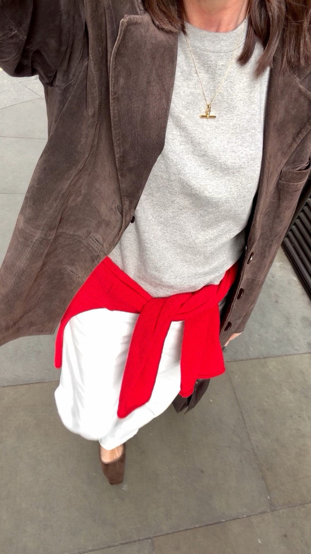 A pop of red makes all the difference. I’m using this knit a lot to add texture and colour. Teamed with my favourite white jeans, boxy tee and vintage suede blazer x
I wear 25/31 jeans, medium T and M jumper

#LTKspring #LTKstyletip #LTKsummer