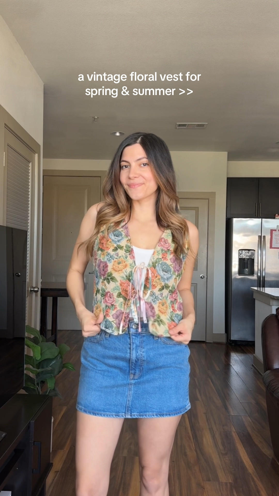 Size small in vest & 26 in skirt 


Floral vest top, vintage vest top, denim skirt, Amazon fashion, spring outfits 