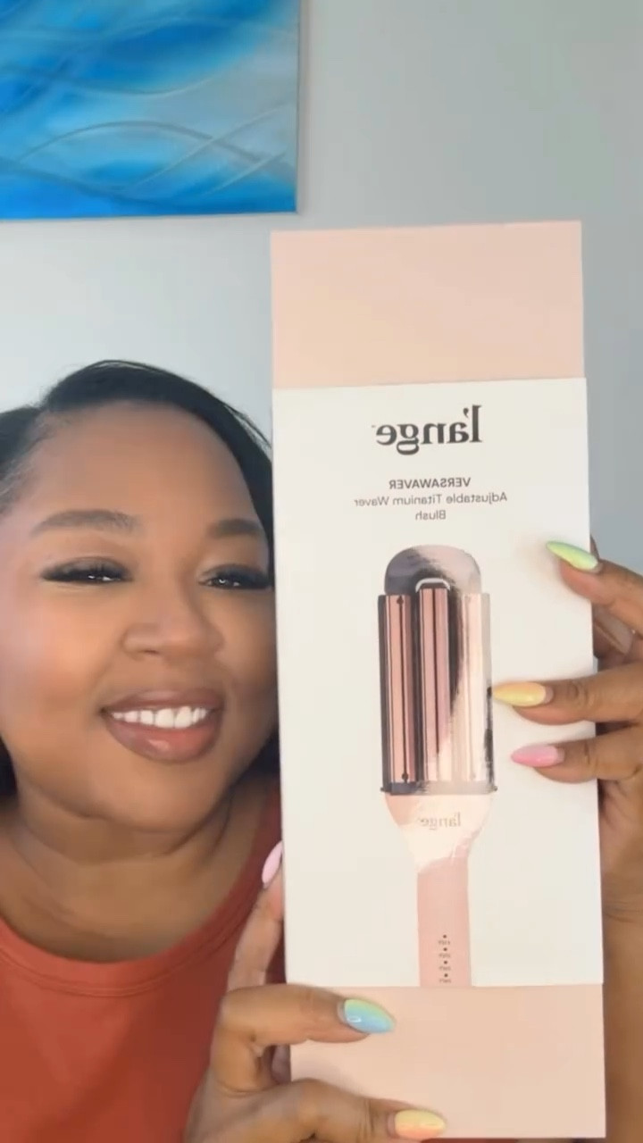 Gotta Represent for my long hair girls too 💕

💕 All Products and Tool Used by L’ange:
-Versa Waver 32mm Barrel Setting 
-Thermal Agent Spray
-Move It Dry Texture Spray
-Alligator Clips

Click the link in my bio & search Versa Waver:
t.langehair.com/SHKse

#hair #hairstylist #celebrityhairstylist #internationalhairstylist #internationalbusinessowner #lange #versawaver #wavyhairstyle #wavyhair #waves #lightholdingspray #heatprotectantspray #longhair #longhairstyles #wavers #waver #hottools #hairwaver #hairtutorial #hairtutorialvideos #hairtutorialvideo

#LTKselfcare #LTKmorningroutine #LTKBeauty