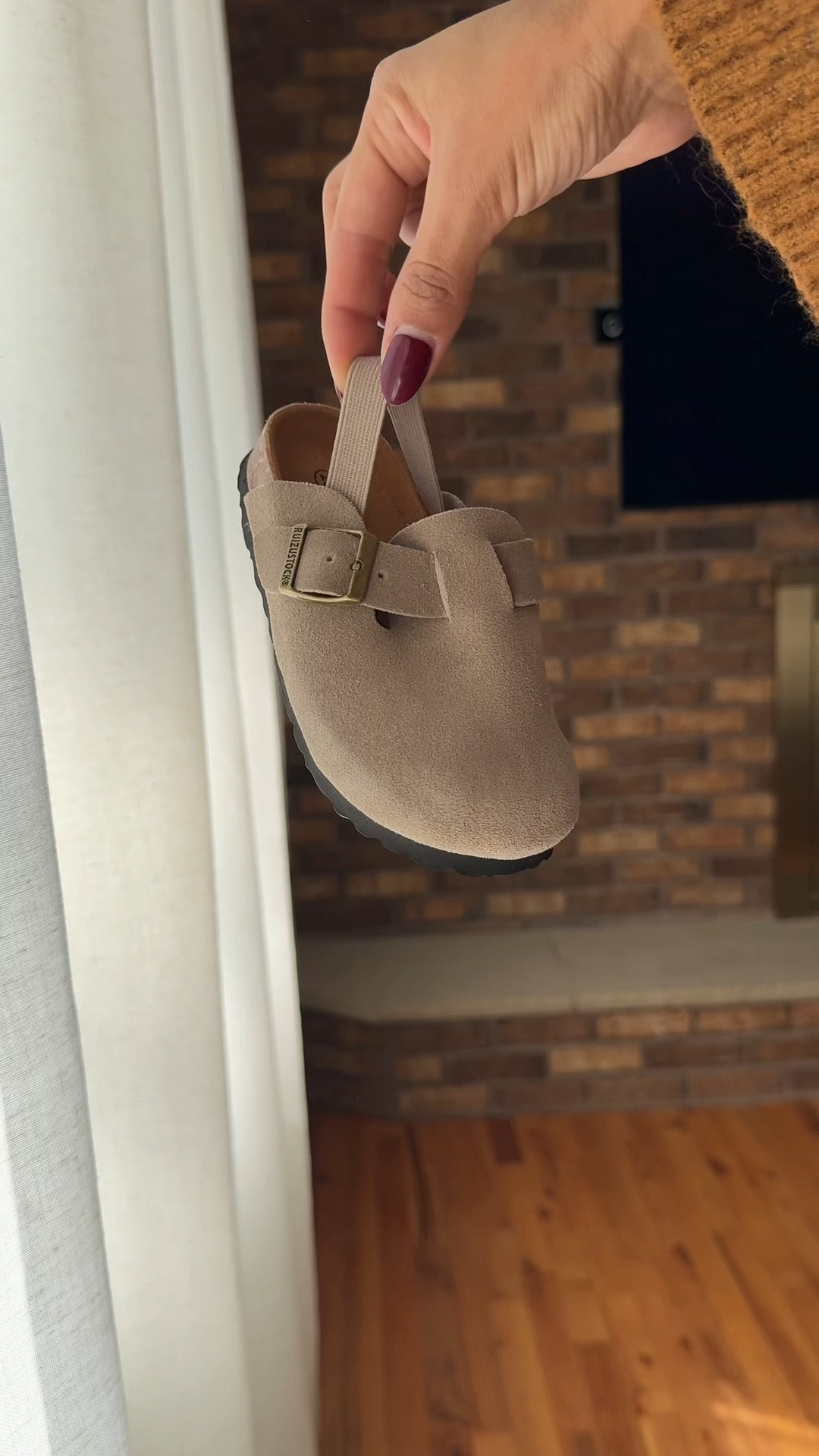 Cozy suede clogs 🧸🍂✨

#LTKKids #LTKVideo #LTKSeasonal