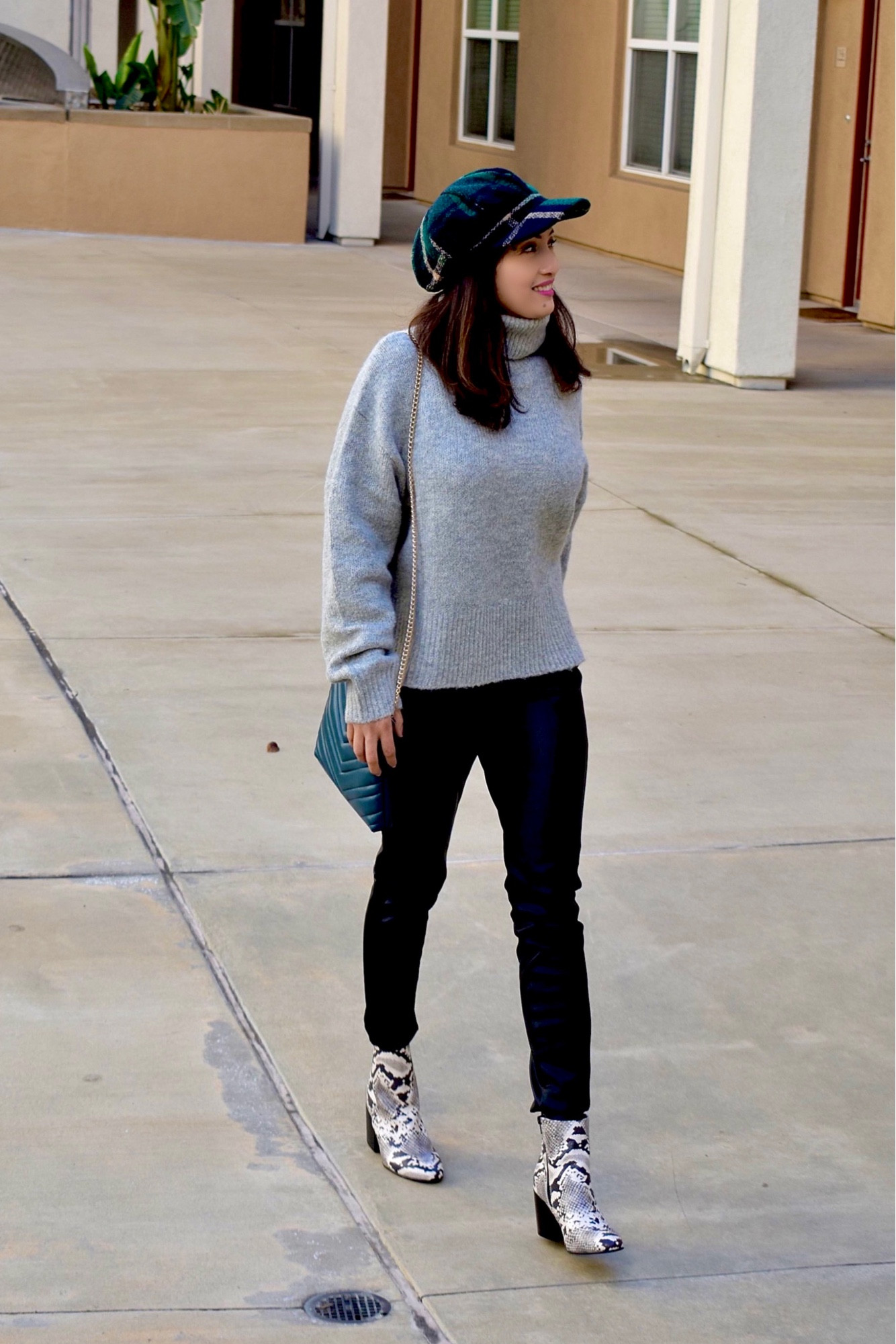 Cozy Sweater OOTD
#fallfashion
#sweateroutfit


#LTKfindsunder100 #LTKsalealert #LTKSale