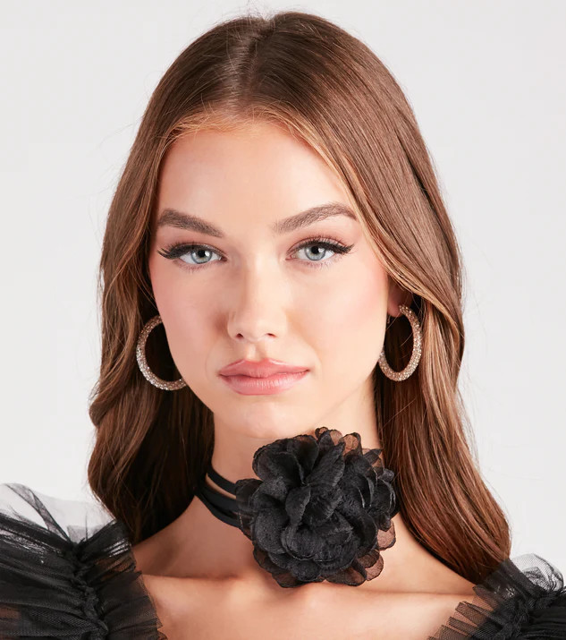 Serving Chic Style Rosette Flower Choker Necklace | Windsor Stores