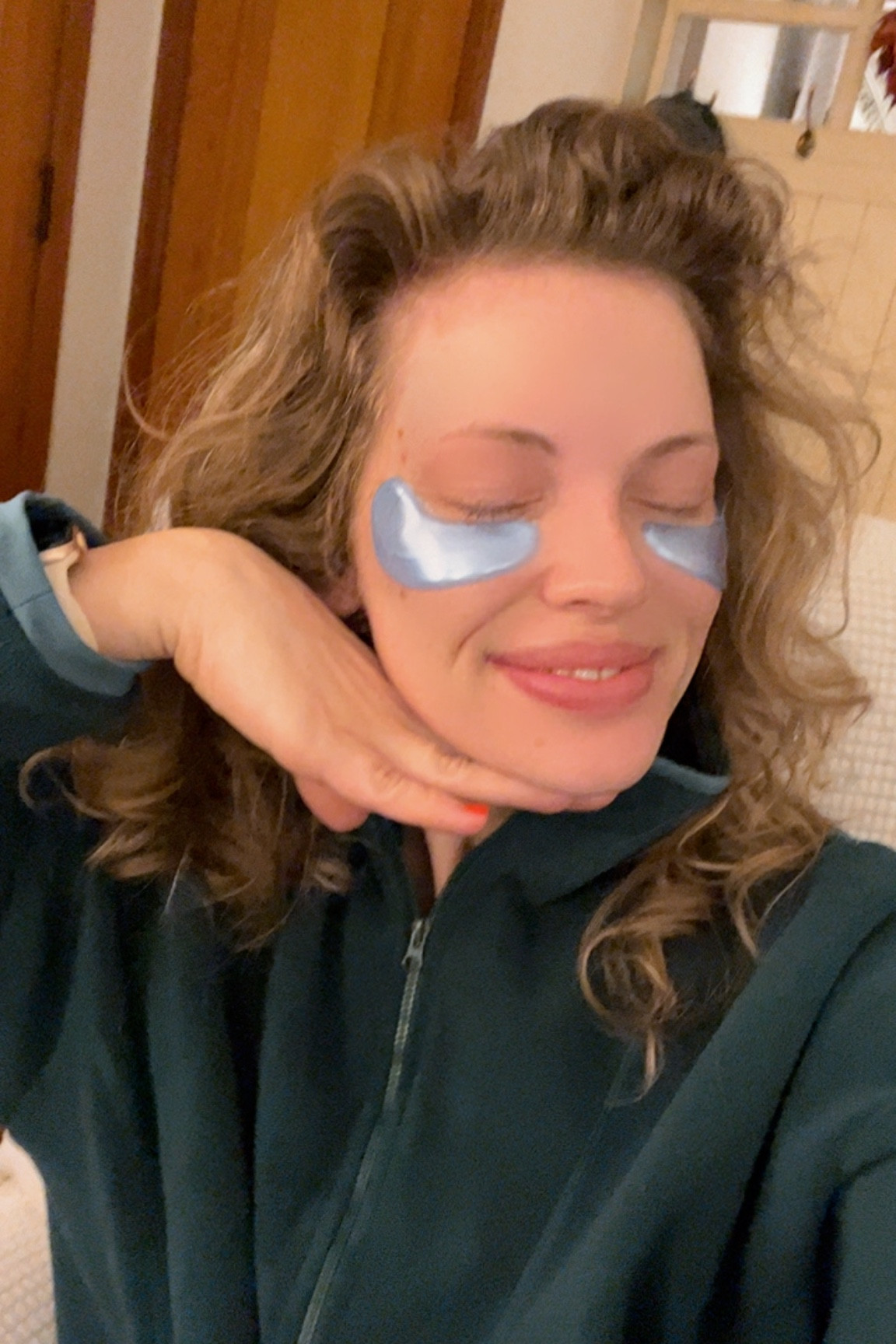 These eye patches save me when I’m extra sleepy tired and feel the puffy eyes coming on 👏🏻

Instantly brighten and reduce puffiness! Especially after a late night as mom, these are a game changer in the morning! 🫶

