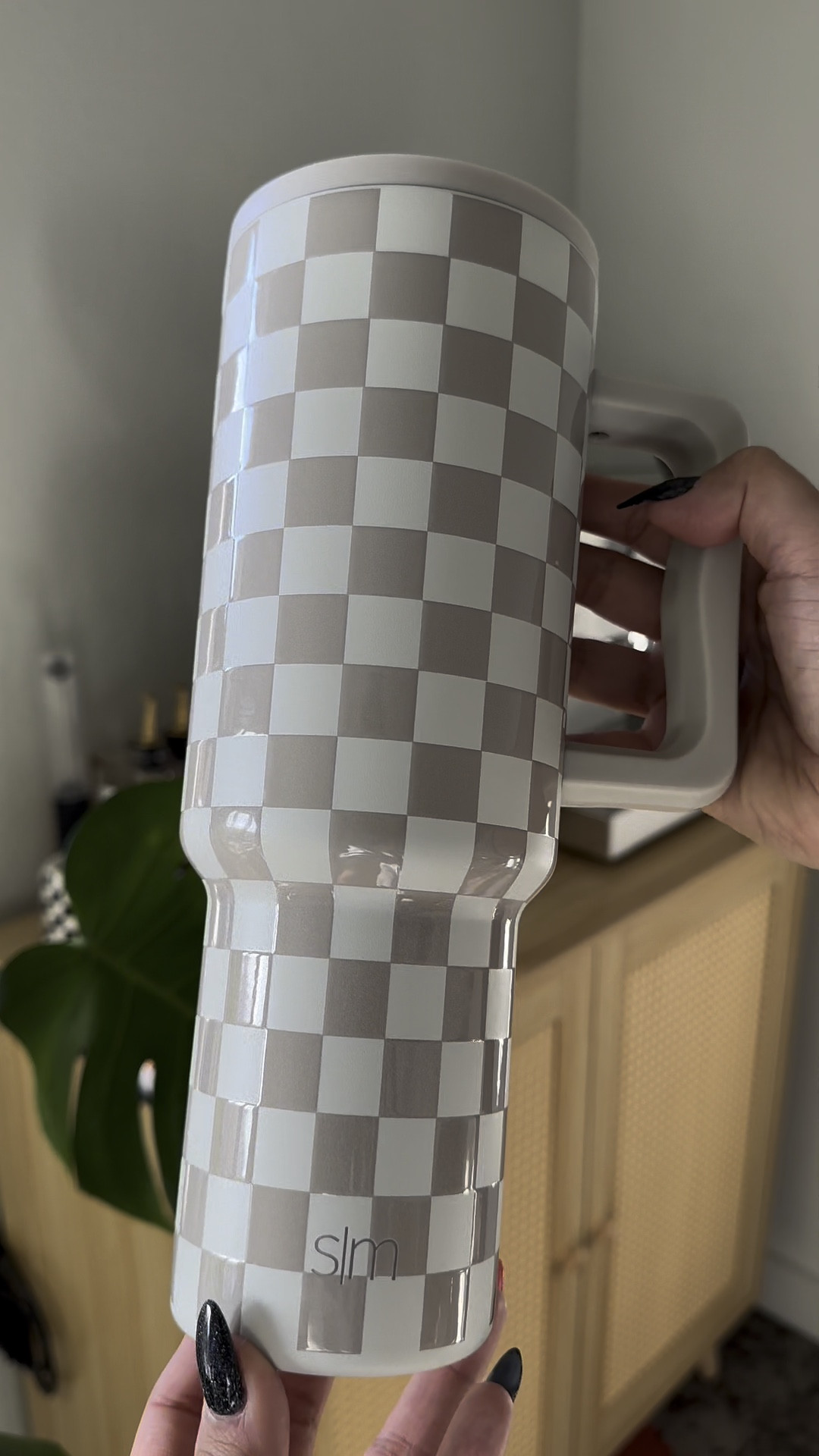 The cutest support water bottle from simple modern! 
This is the checkmate 40z trek tumbler ✨🤎 #tumbler #simplemodern #waterbottle #homefinds 

#LTKBeauty #LTKSeasonal #LTKGiftGuide