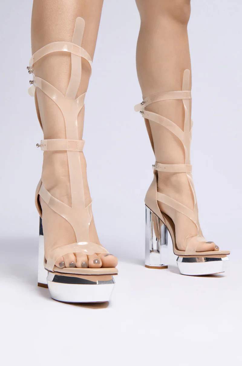 AZALEA WANG DARCELLE NUDE EDGY BLACK SANDAL | AKIRA