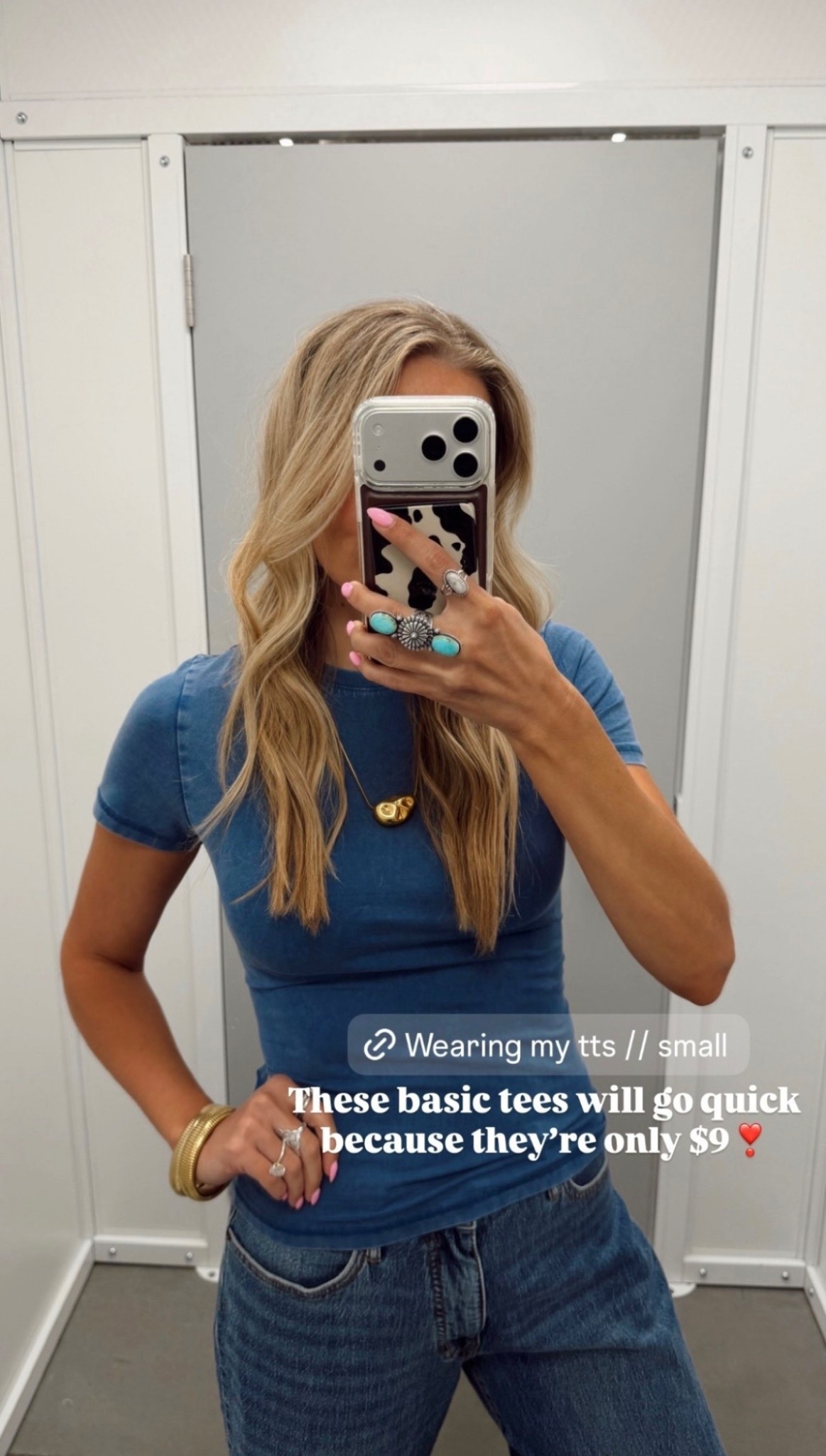 🤍 These basic tees will go quick because they’re only $9❣️ they come in several different colorways. 

#LTKfindsunder50 #LTKfindsunder100