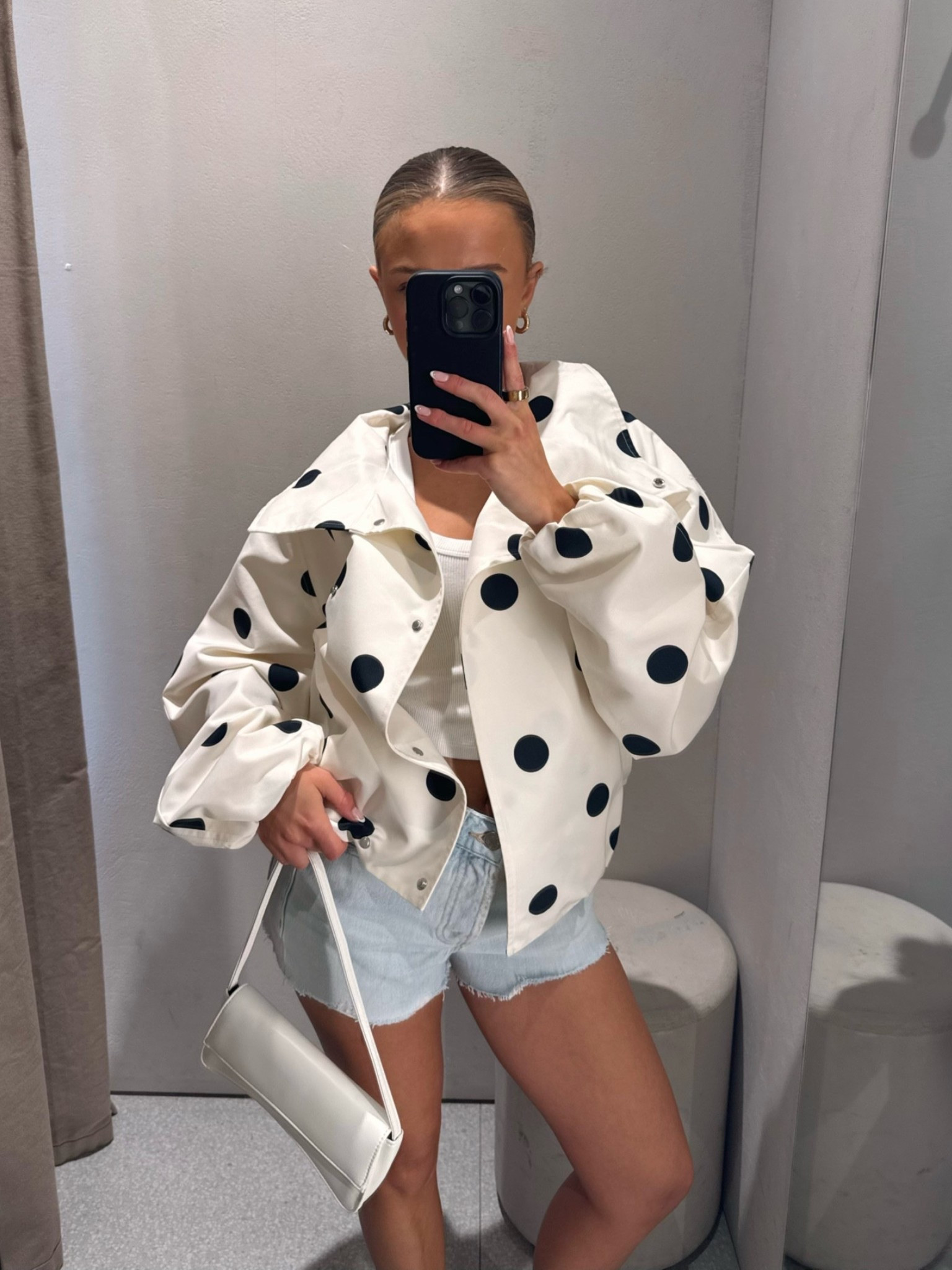 new in zara summer outfits!!🍋

Polka dot oversized jacket black and white mono light blue denim shorts outfit inspo casual

#LTKuk #LTKsummer #LTKstyletip