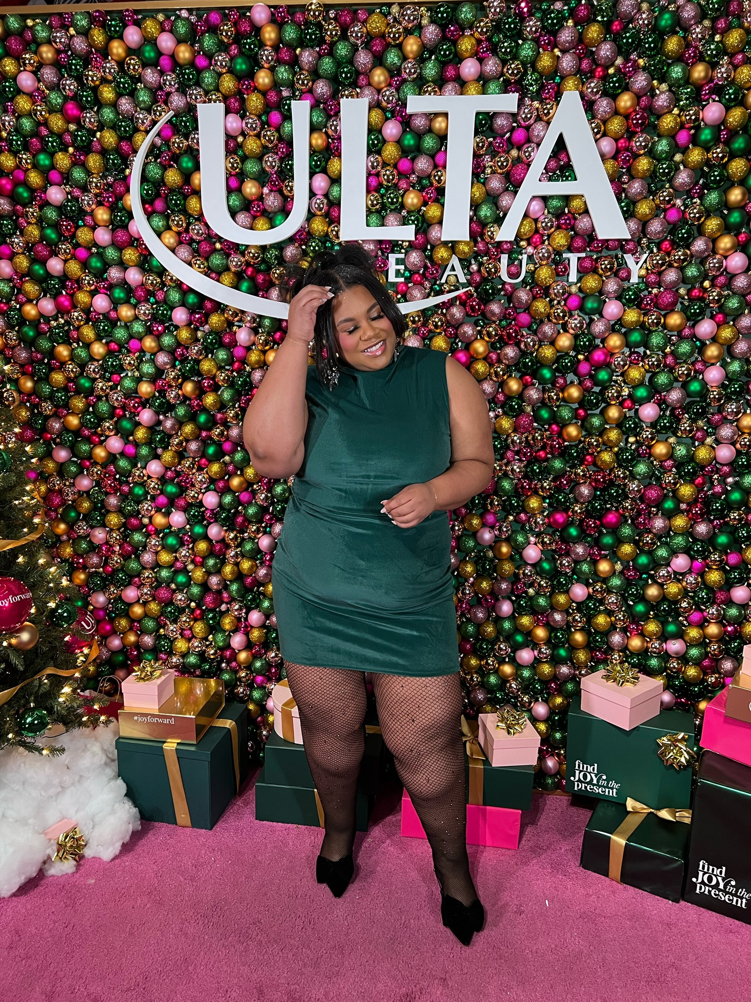 A very Simple plus sized holiday outfit under $50 

#LTKBeauty #LTKPlusSize