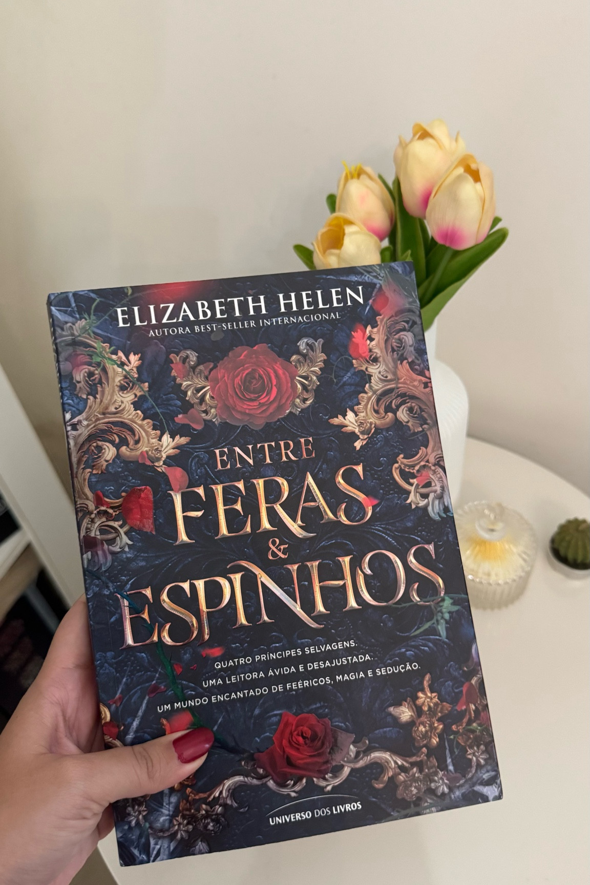 - Harém reverso 
– Lembra a bela e a fera, mas aqui são 4 feras/príncipes
- Leitura rápida
- Livro +18 

“— Bem, parece que minha princesinha ficou bem à vontade em um castelo de feras.  
— Não sou sua. Nem te conheço.
Ele inclina a cabeça fingindo tristeza.
— Mas sabe quem eu sou.
—Você é o Principe dos Espinhos — retruco. Caspian.”

#LTKpromo #LTKbrasil #LTKsummer