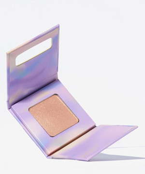 Light Trap Duochrome Glow Powder | Beauty Bay