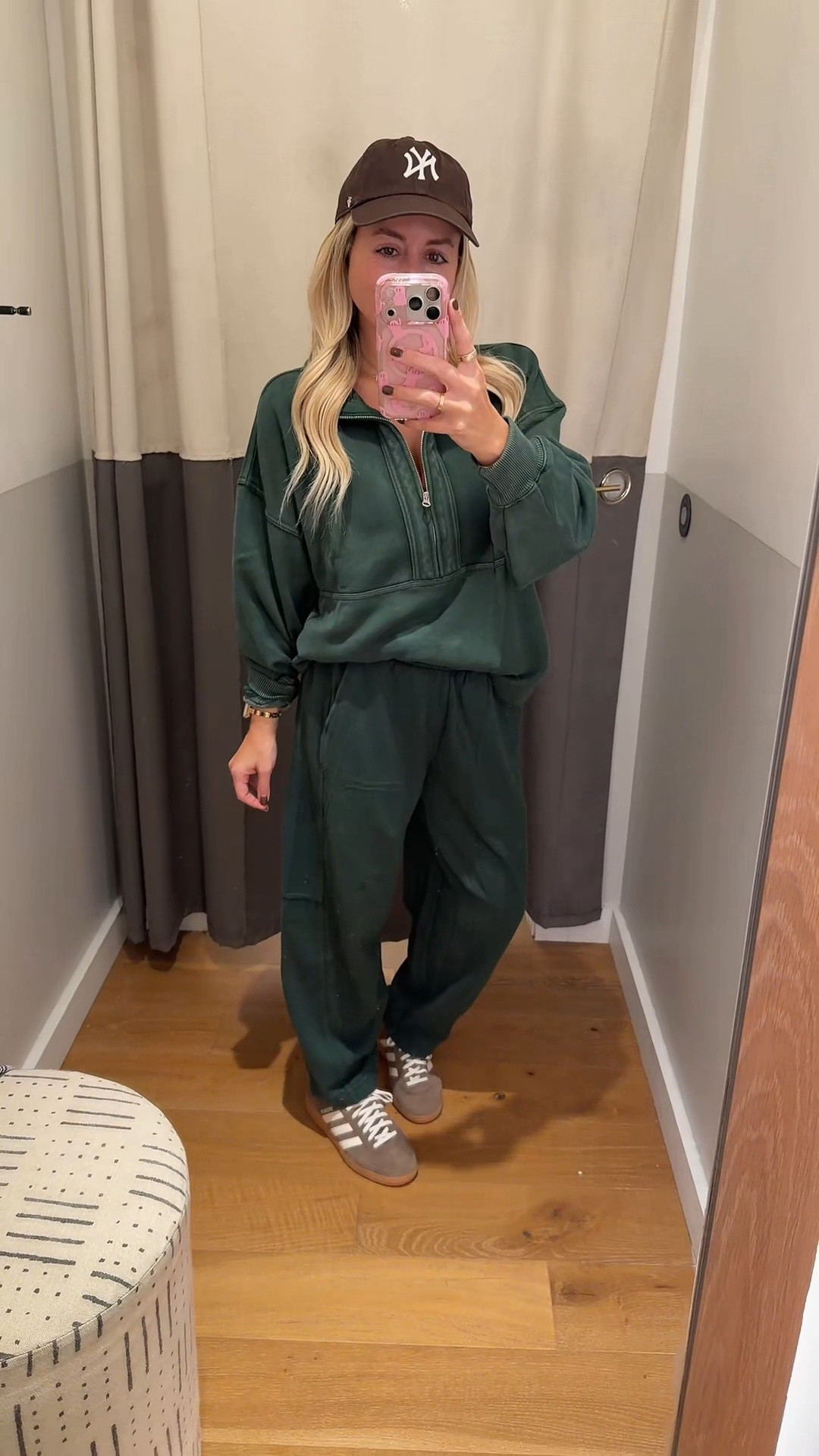 @Aerie matching set ✨
Size xxs
Adidas tts
Fall outfit