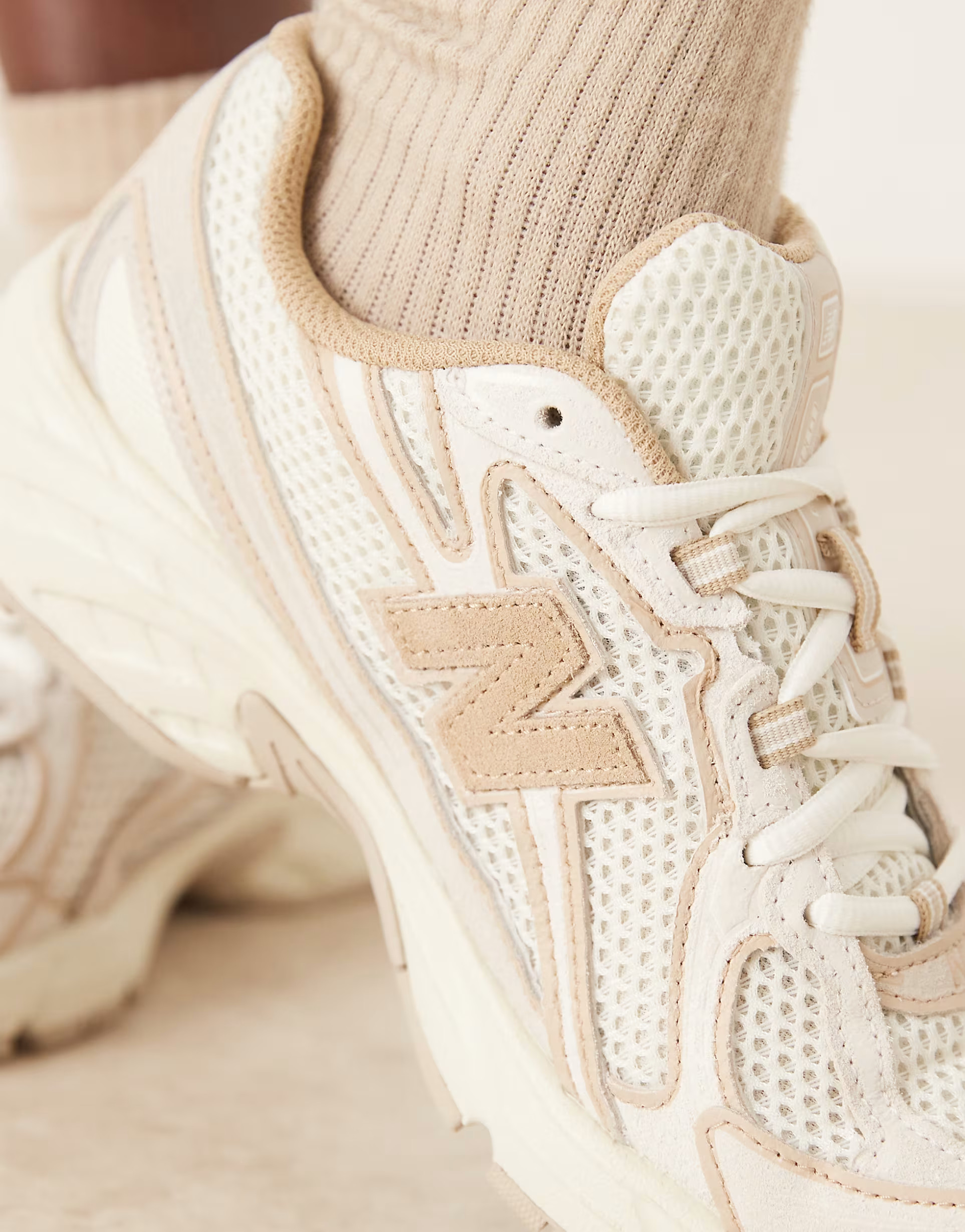 New Balance 740 trainers in beige and tan | ASOS | ASOS (Global)