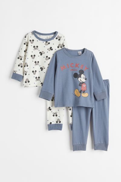 Conscious choice  Sets in soft cotton jersey with a printed design. Tops with long sleeves. Pants... | H&M (US + CA)