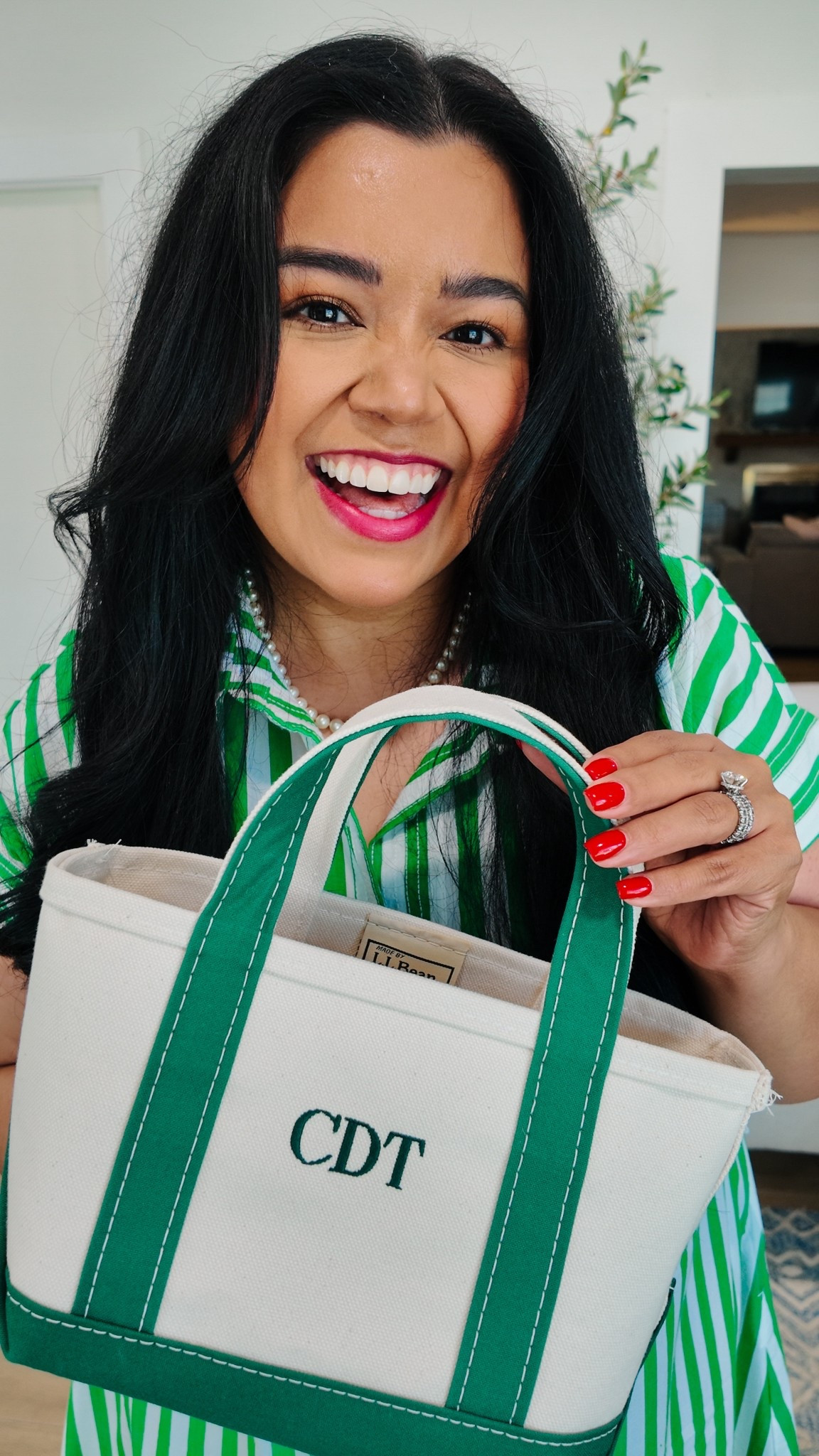 These mini boat totes from LL Bean are so cute! I have one in green and navy. 

Mini tote bag, accessories, mini bag, Smiles and Pearls

#LTKFestival #LTKootd #LTKMidsize