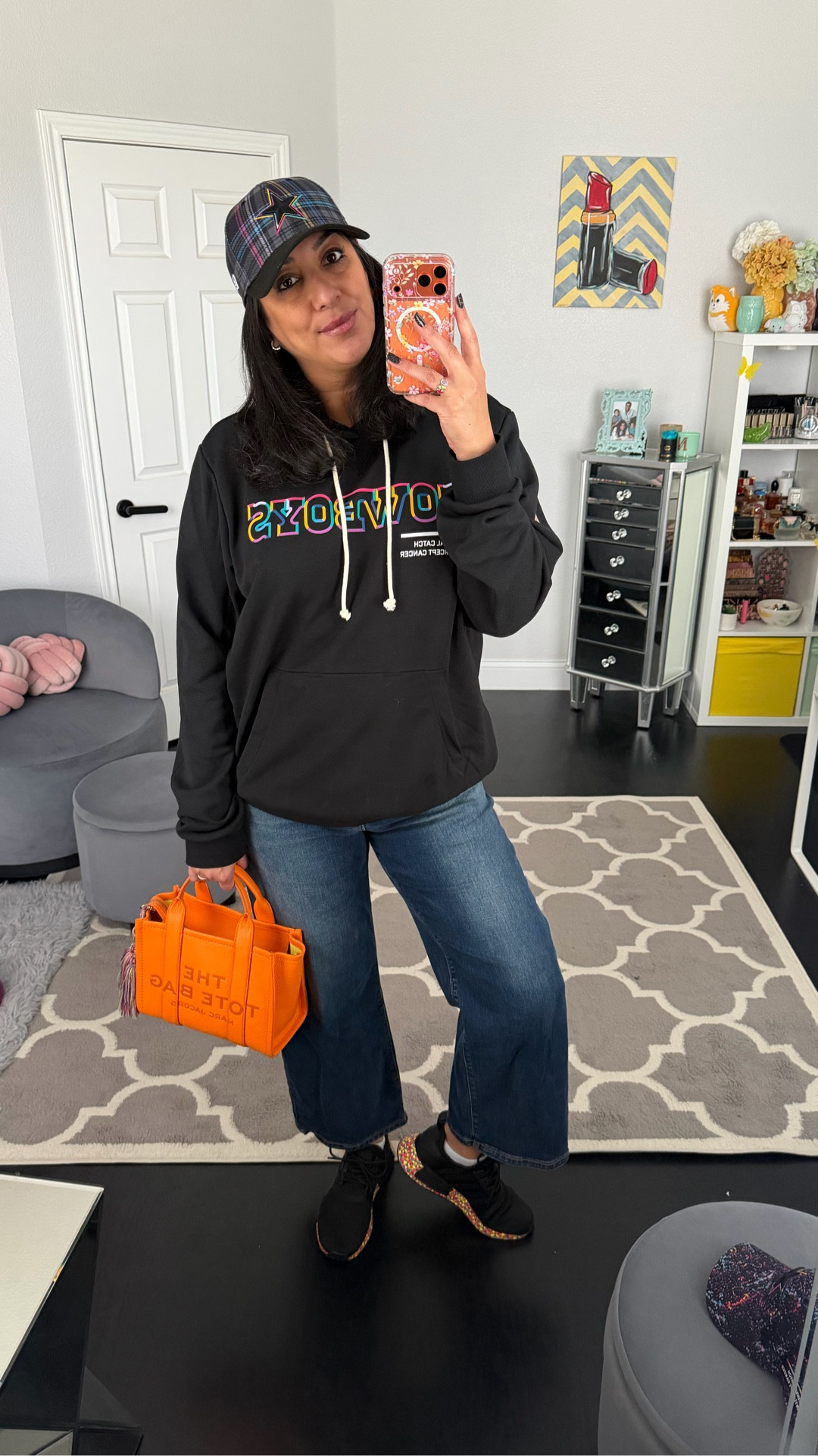 Sundays are for football 💙🤍🏈

#LTKOver40 #LTKActive #LTKMidsize