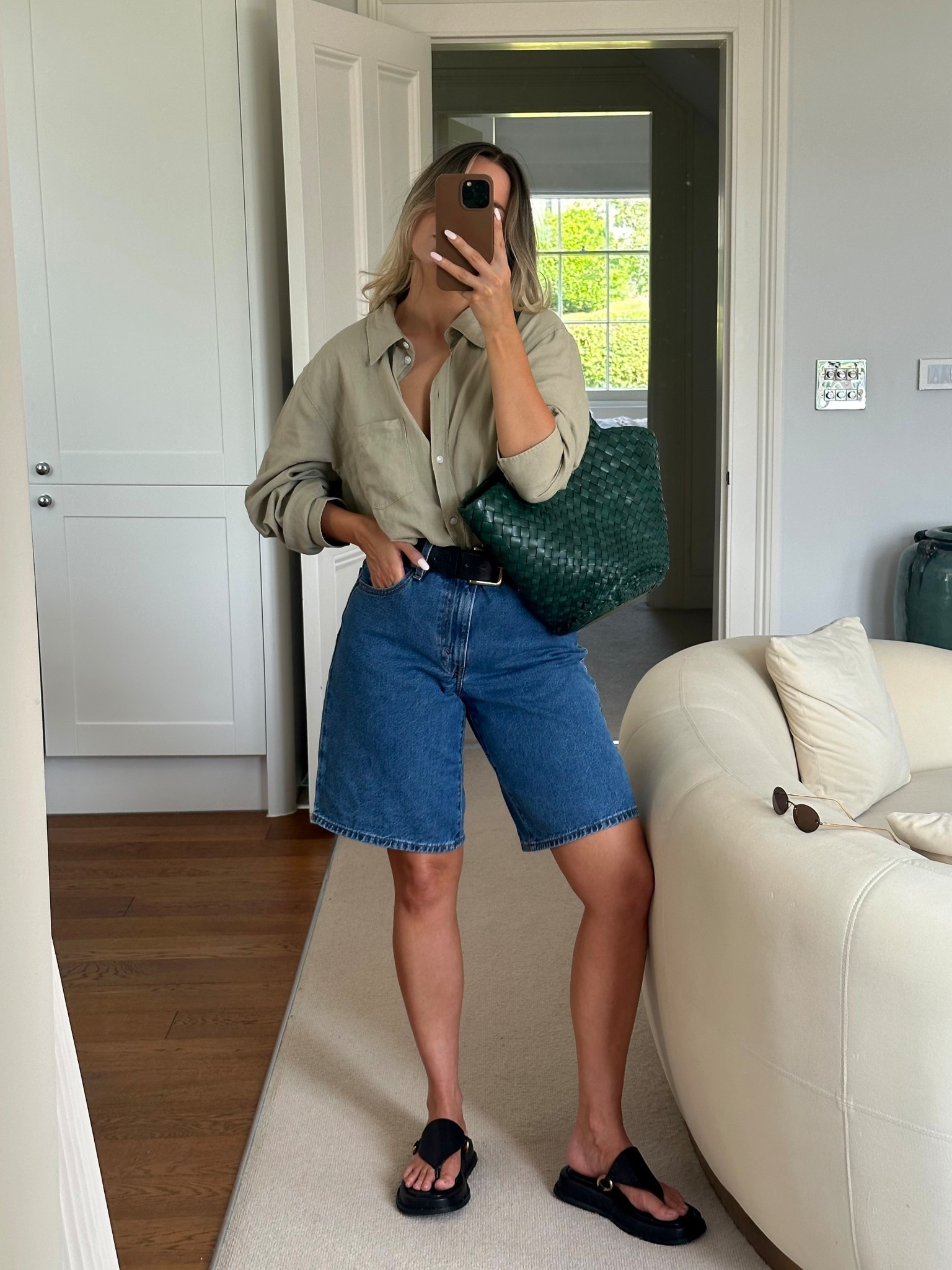 Shorts in a W28
Shirt in a large
Sandals are true to size