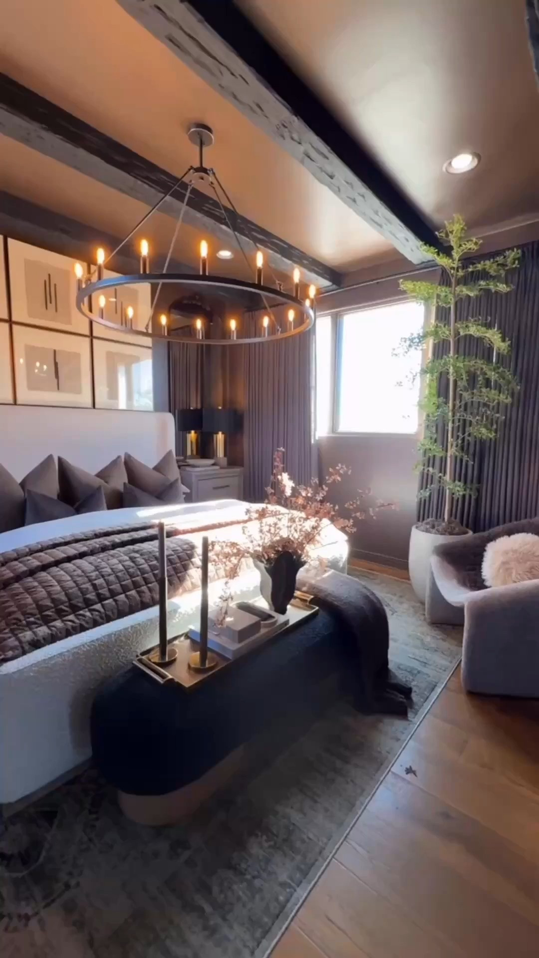 Moody RH inspired bedroom aesthetic 😍✨

Throw pillows. Neutral. Upholstered bed. Moody bedroom decor. Faux greenery. Faux plant. Chandelier. Velvet bedding. Upholstered bench. Cozy styling 




#LTKFindsUnder100 #LTKHome