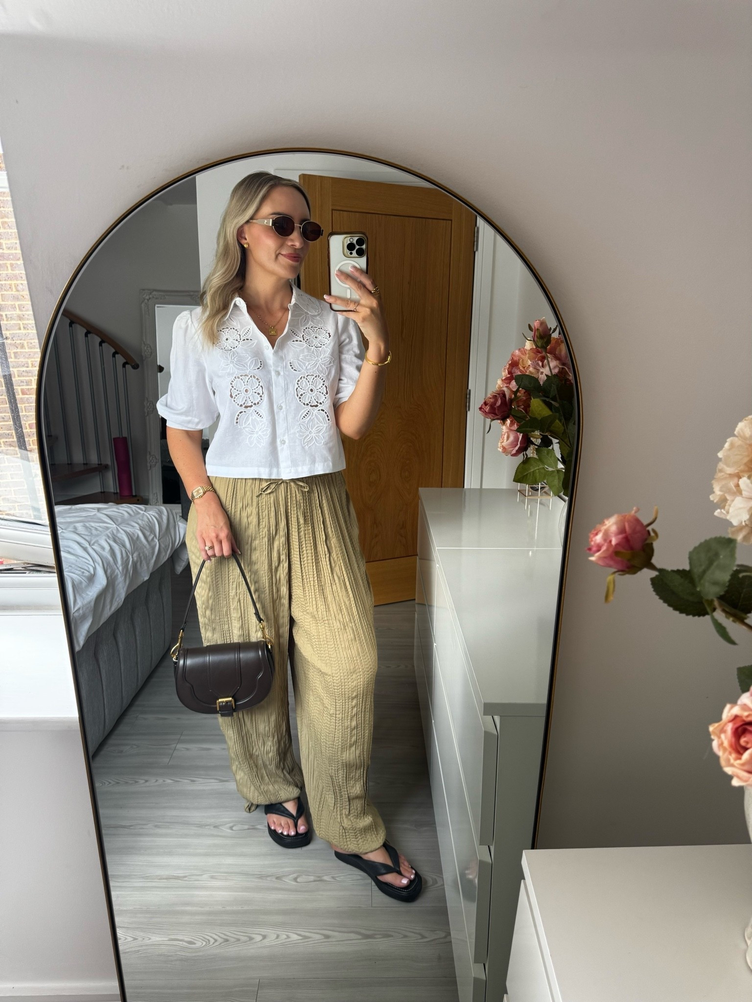 Styling balloon trousers 🫶🏼 these are perfect for us hourglass girls

#LTKsummer #LTKbag #LTKstyletip