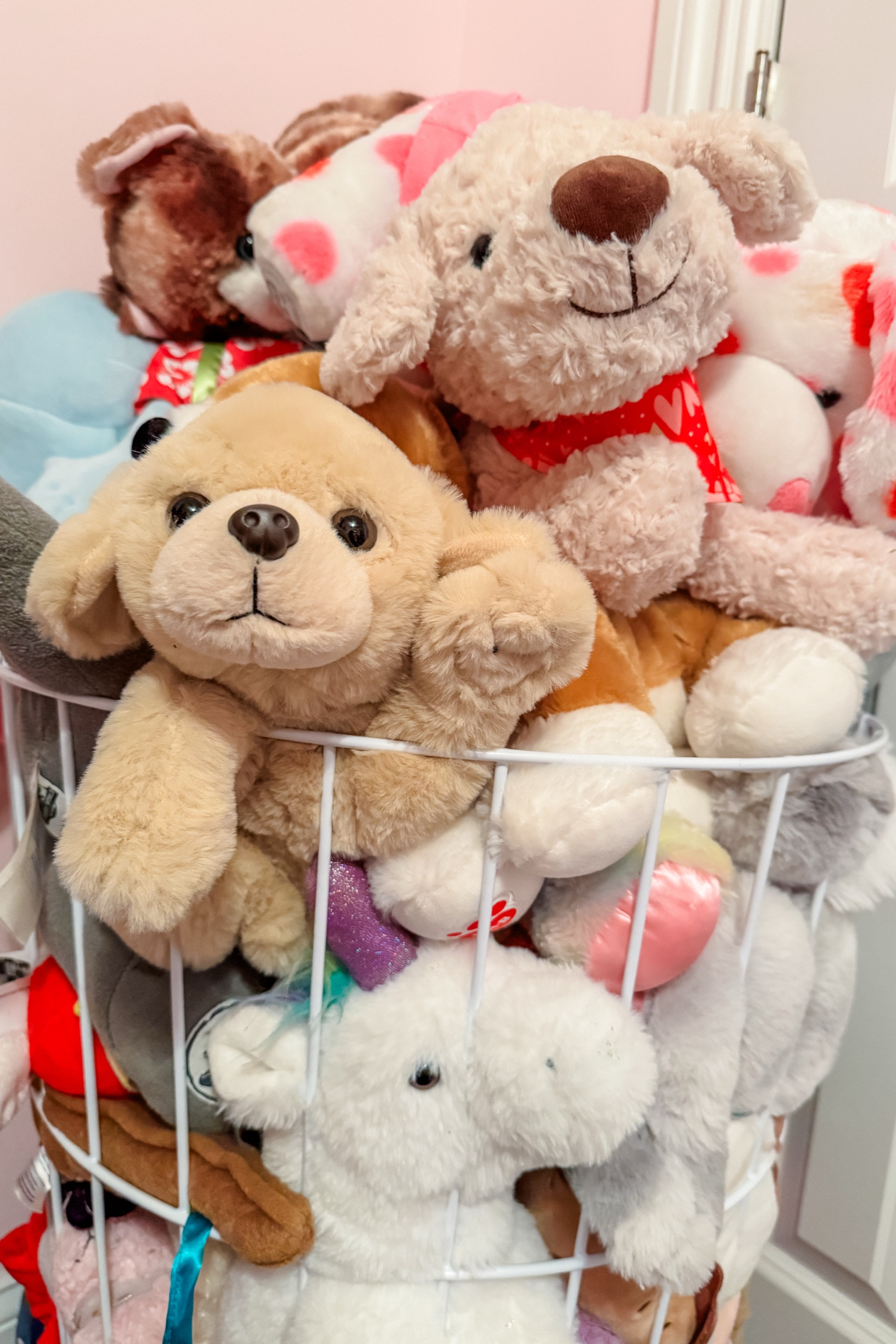 Stuffed animal storage! This wire bin fits so many stuffies!

playroom organization
toy organization 
kids room
toy storage

#LTKFamily #LTKKids #LTKHome