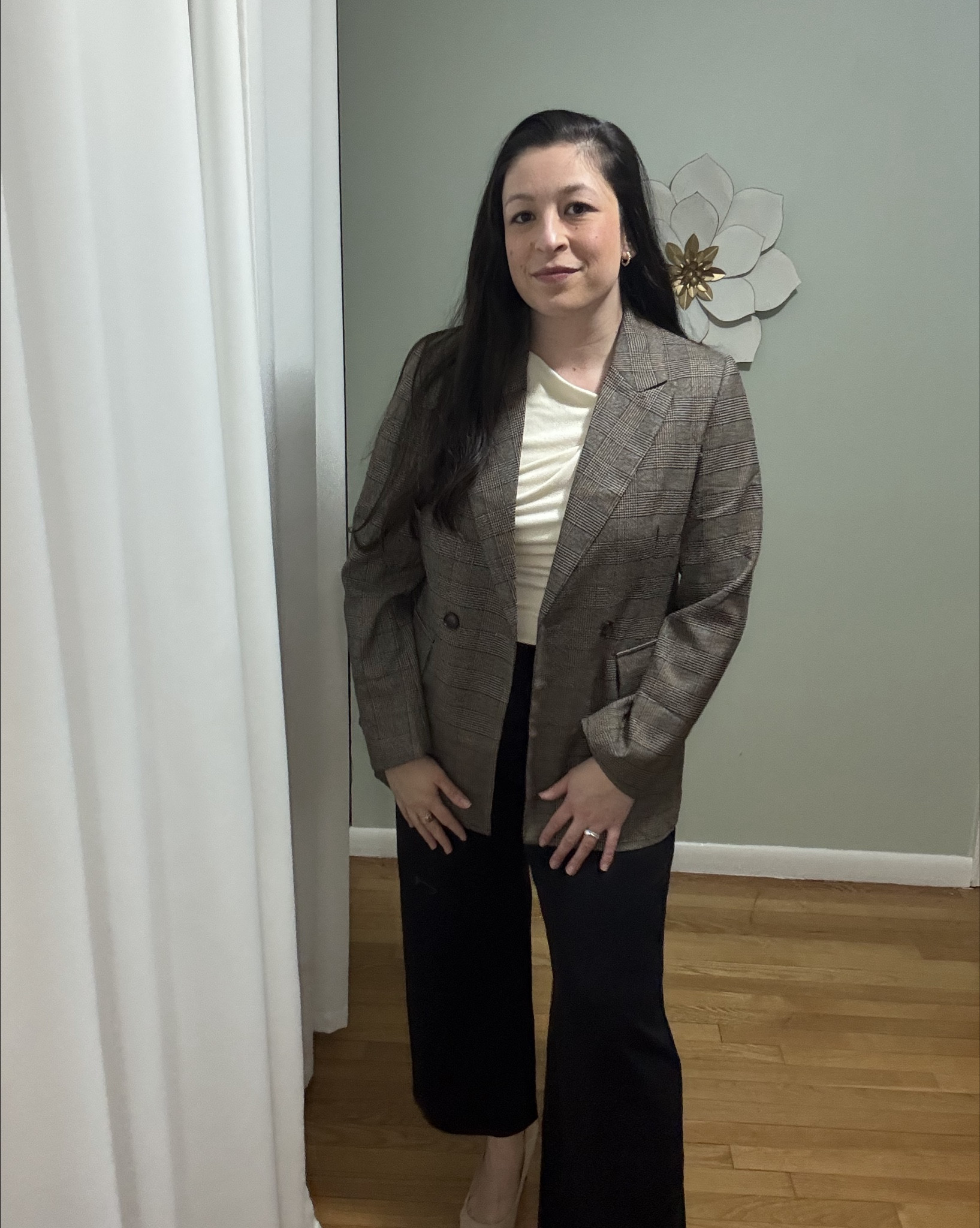 This blazer is out of my comfort zone but I’m loving it 

#LTKdayinmylife #LTKootd #LTKmomlife