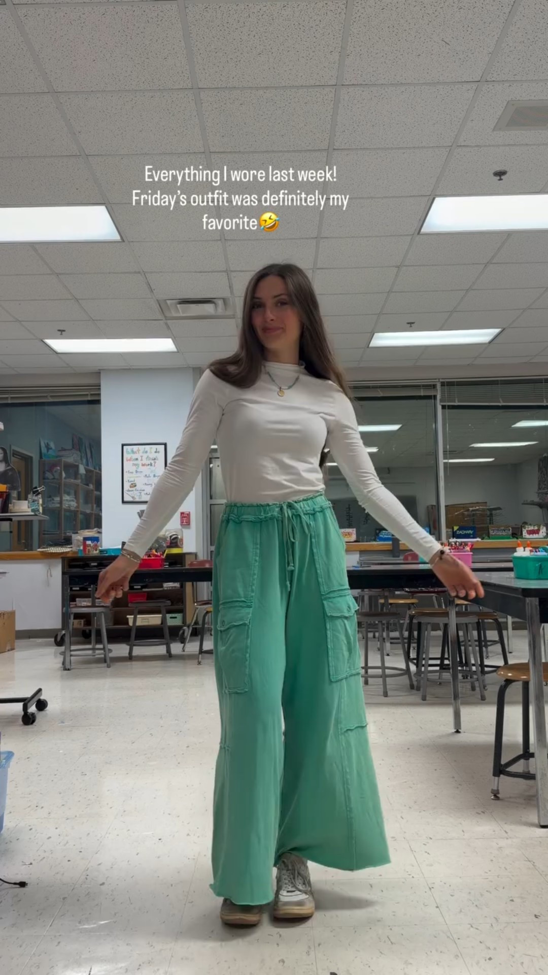 All the outfits I wore to teach last week! Use code GRACABO20 for 20% off at Three Bird Nest 
•
•
•
#teacher #middleschoolteacher #genzteacher #teacheroutfit #middleschoolart #ootd