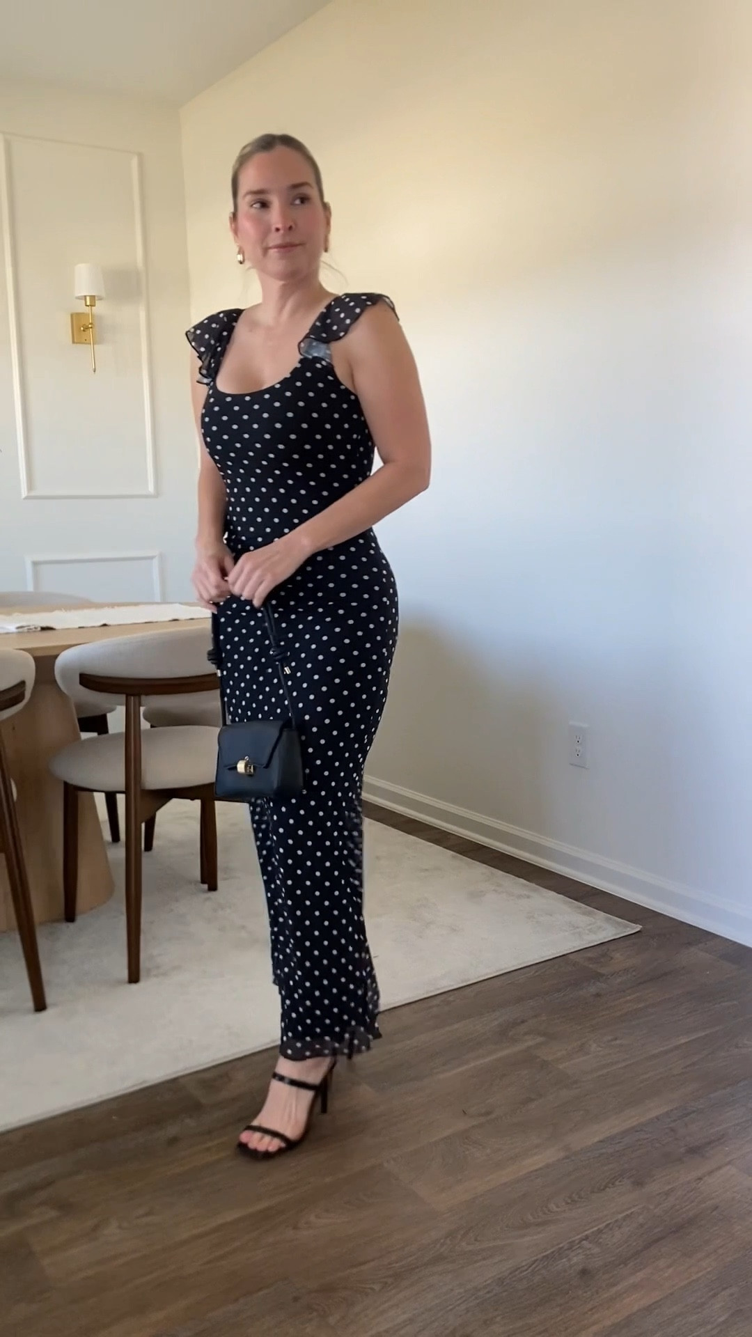 If you want a romantic, delicate look for day or night, this dress is a beautiful option for spring or summer. Soft, stretchy, and effortlessly feminine.



#polkadot #maxidress #springdress #grwm 