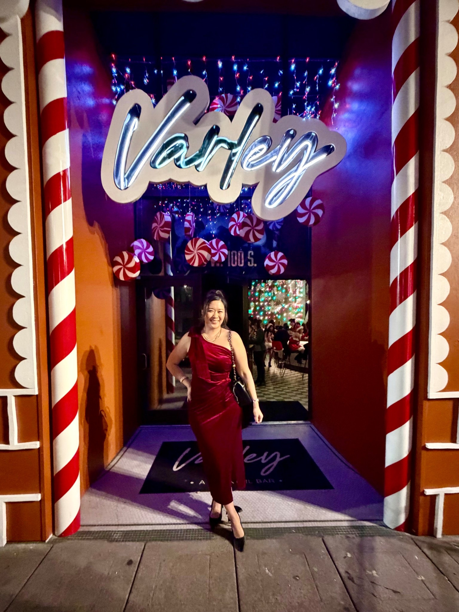 Holiday Party outfit
Velvet Bow Dress: Medium
Bow Back Heels: TTS
Amazon // Walmart