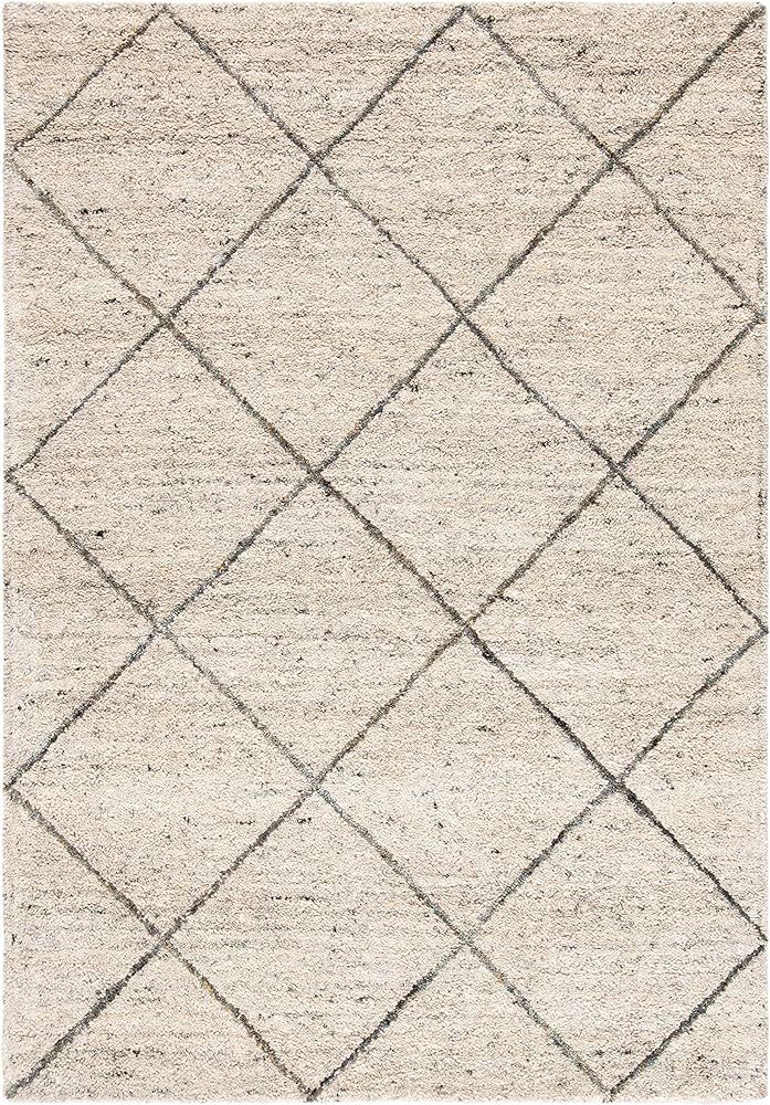 SAFAVIEH Himalaya Collection Accent Rug - 4' x 6', Ivory, Handmade Wool, Ideal for High Traffic A... | Amazon (US)