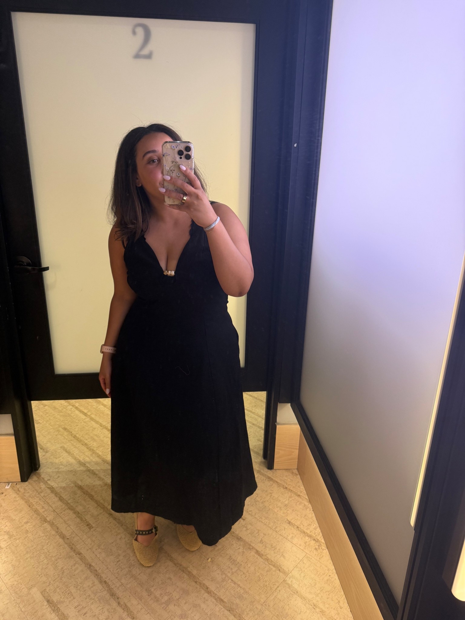 Dresses are currently 25% off at Abercrombie, here’s a Linen maxi dress with seashells I grabbed for the beach 🏝️ 

#LTKSaleAlert #LTKSummerEdit #LTKTravel