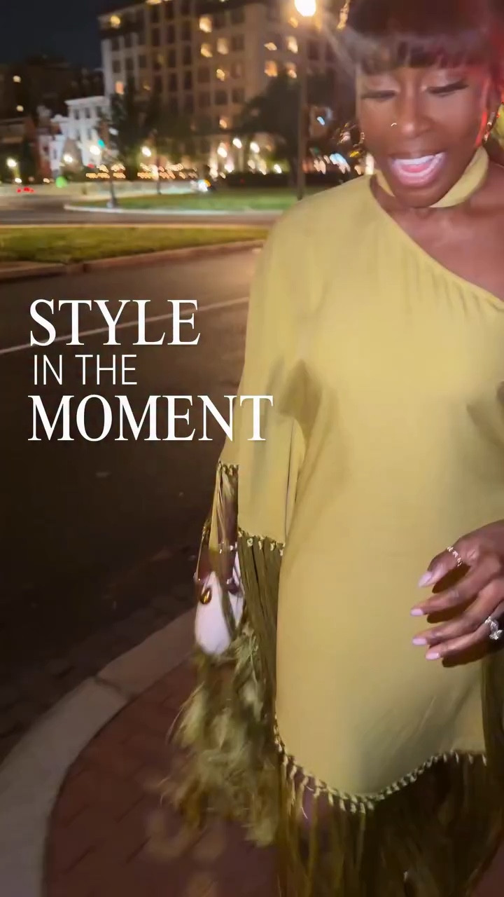 Wore this to a DC Magazine event, but honestly? Wedding guest & vacation season are here … sooooo on that note, you’ll see her again later this year 👀

Dress @tallermarmo 
Clutch @zara 
Jewelry @mango 
Heels @cultgaia 

 #StyleInTheMoment #weddingguestdress #weddingguestoutfit #ootd outfitinspo dcfashion vacation outfit DMV