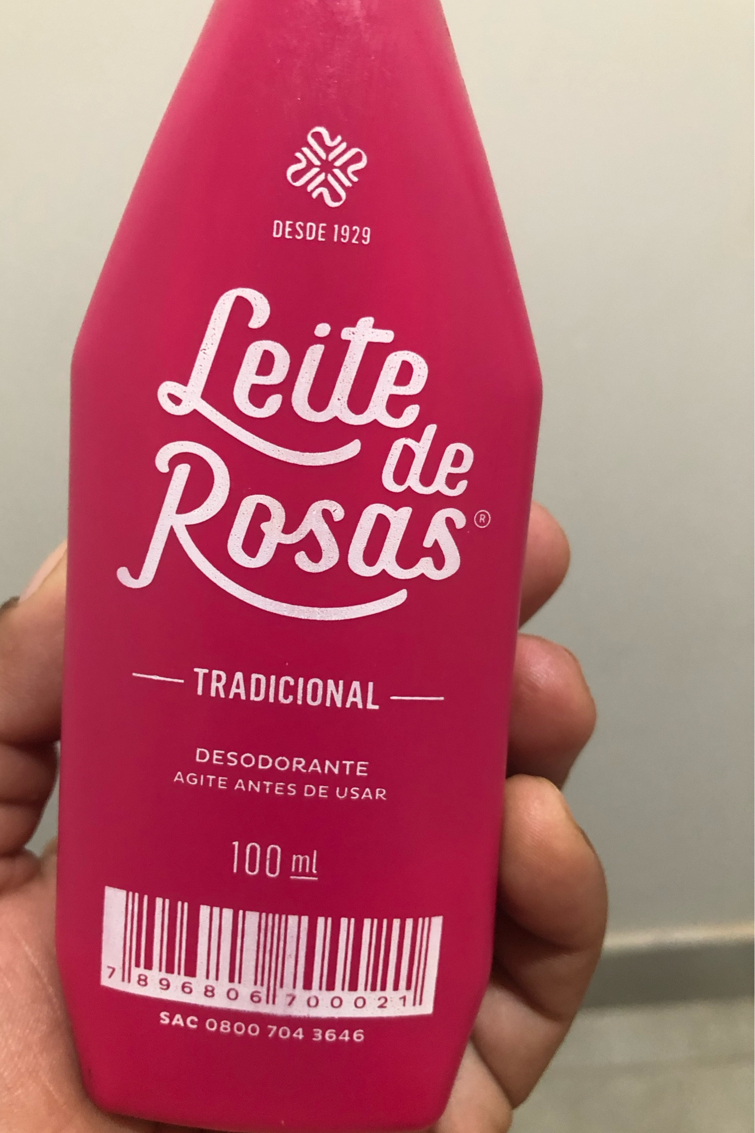 Leite de Rosas - Loção Desodorante 
Loção desodorante. Com ação adstringente, mantém a limpeza da pele com a remoção das impurezas.

#LTKbrasil