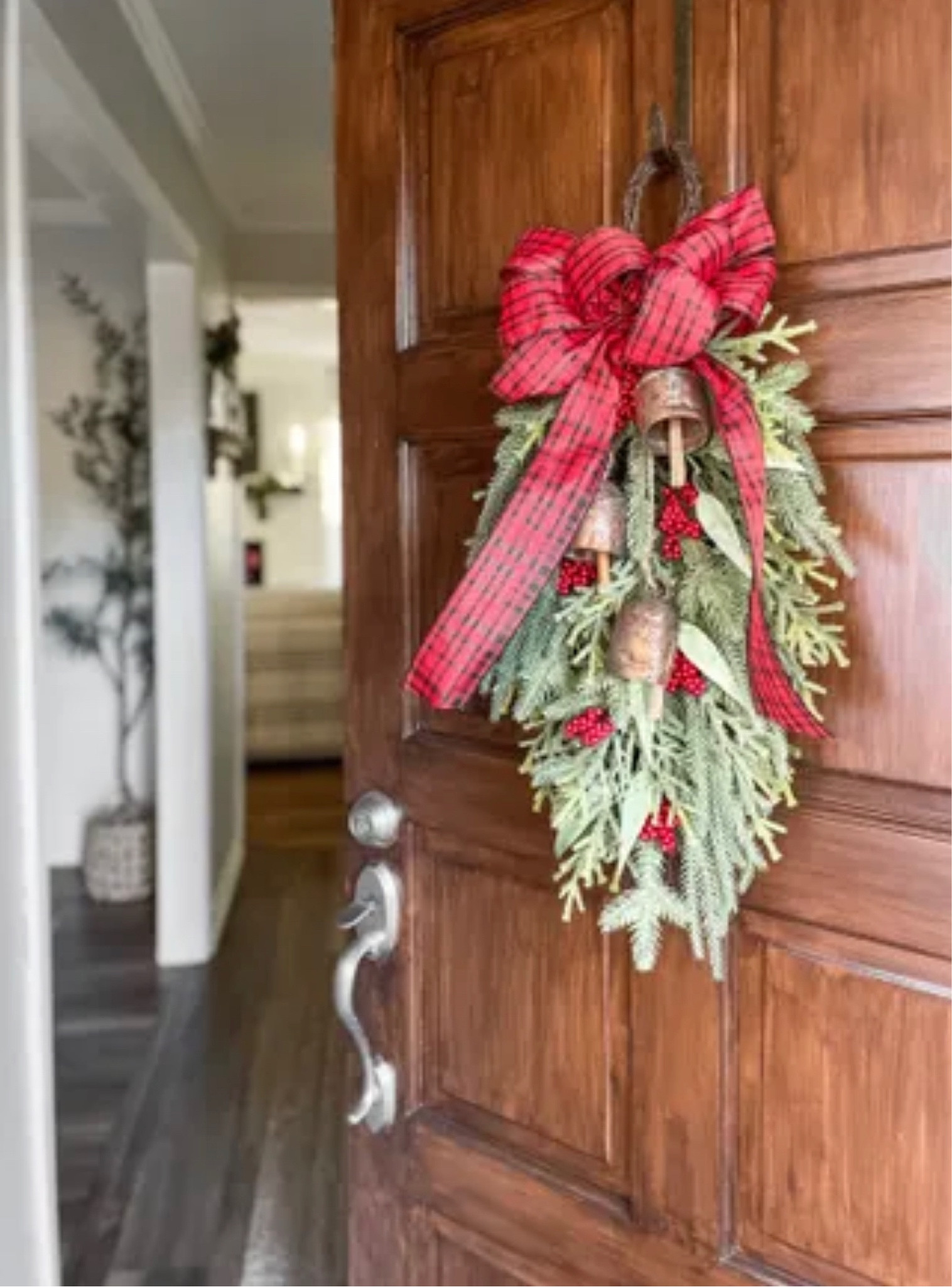 Christmas vintage been swag wreath 

#LTKunder50 #LTKSeasonal #LTKHoliday