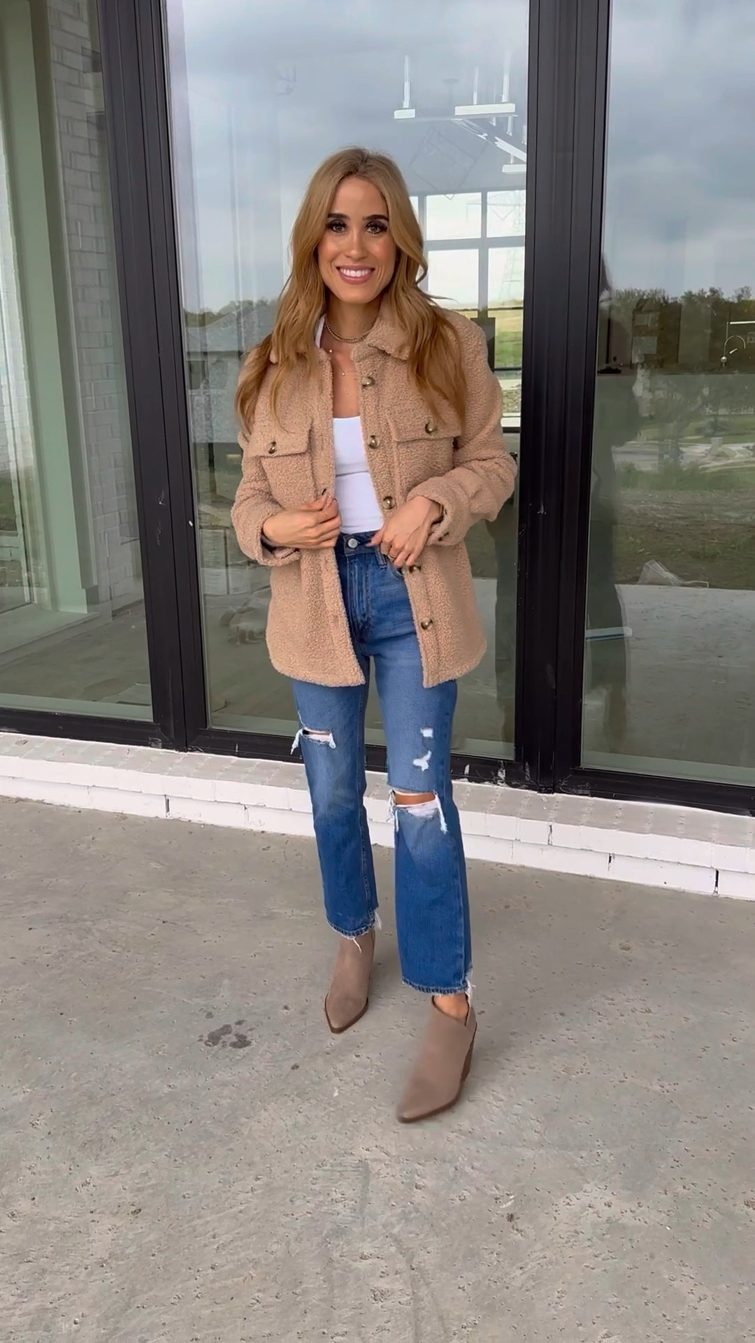 Sherpa jacket size xxs, high rise jeans size 24 short use code AFBELBEL 

#LTKunder50 #LTKsalealert #LTKunder100