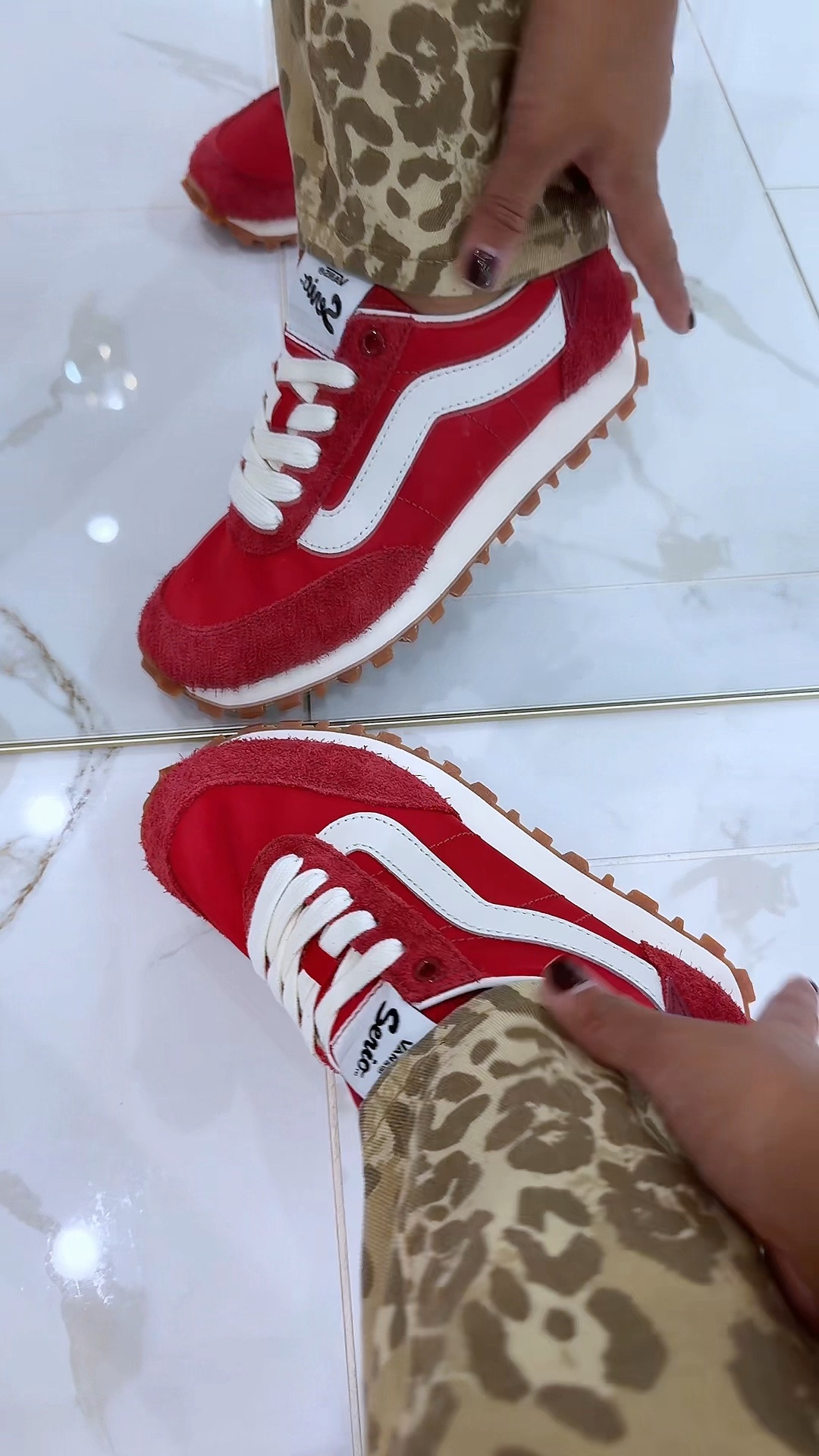 Fiery red retro vans 152!!! 


#vans #vans152 #retrovans