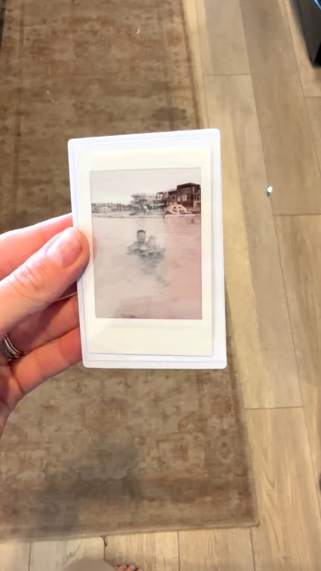 Keeping memories closed at these fridge magnets


#LTKmomlife #LTKvlog #LTKU