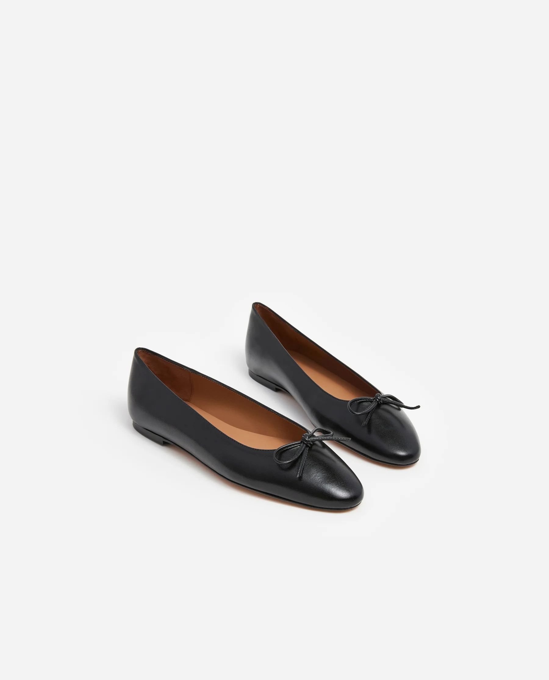 Bodil Leather Black | Flattered