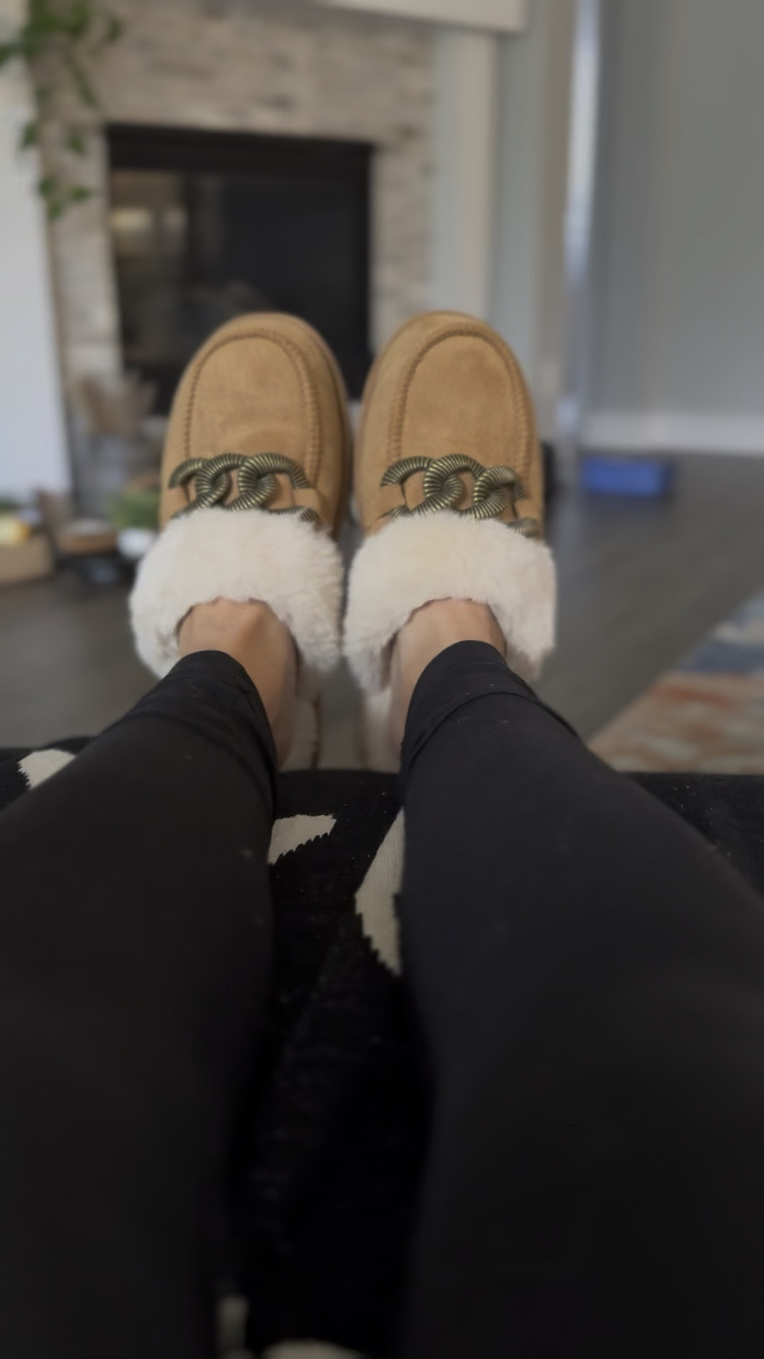 New cozy slippers 🤍

#LTKGiftGuide #LTKShoeCrush #LTKFindsUnder100