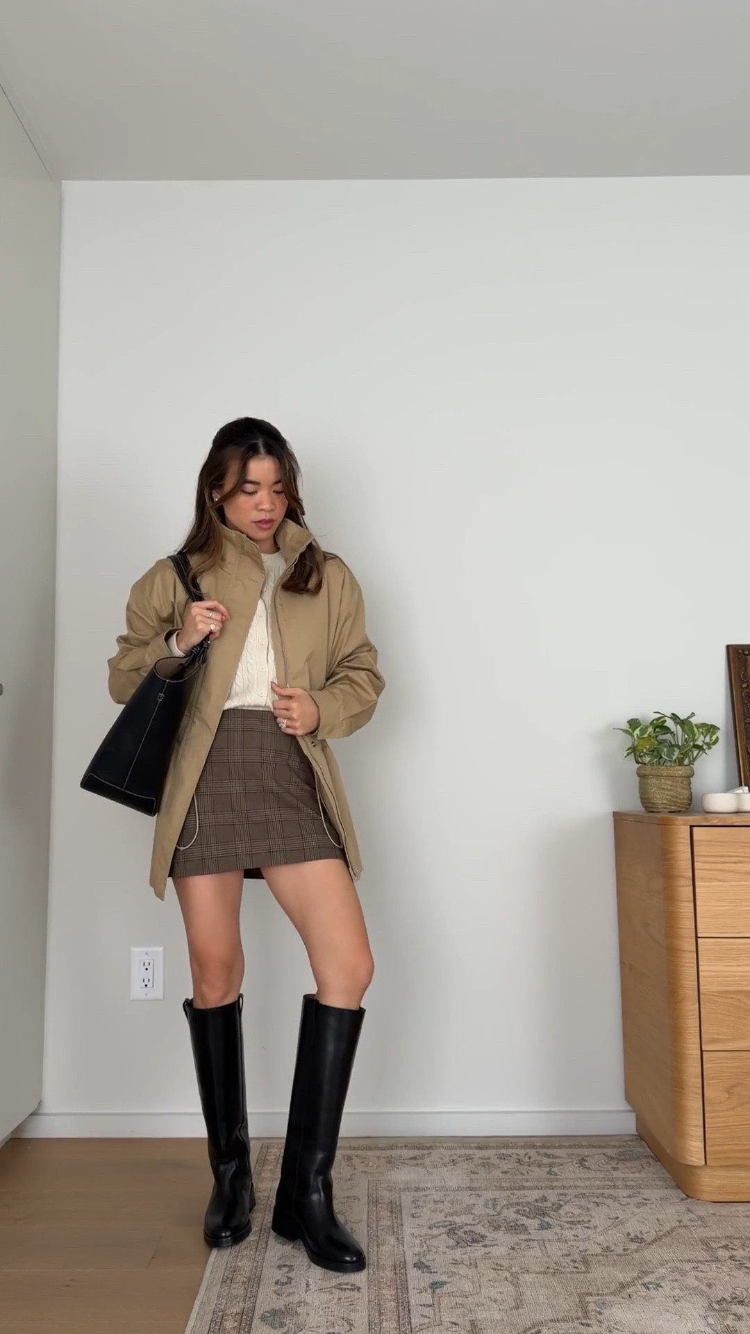 I love the cinchable waist on this @Aritzia coat. So flattering on!

Sizing info:
-Aritzia Wool Cashmere Noteworthy Cardigan (Size XS in Seaside Cream)
-Aritzia Cinch Jacket - City Twill (Size XS in Wicker Tan)
-Aritzia Roundup Skort - Eversential Light (Size 0 in Brown Taupe)

Aritzia best sellers, best pieces from Aritzia for petite, Aritzia skirts for petite, what skirt from Aritzia will fit if youre petite, Petite style guide, how to dress if you’re petite, Petite style, petite fashion, mom outfit, mom style, petite skirt, petite outfit ideas, petite outfits, best skirt for petite, petite skort, fall style, fall outfits, autumn outfit, vacation outfits, Aritzia try on, fall boots, tall boots, fall jacket, trench coat,

#LTKootd #LTKSeasonal #LTKPetite