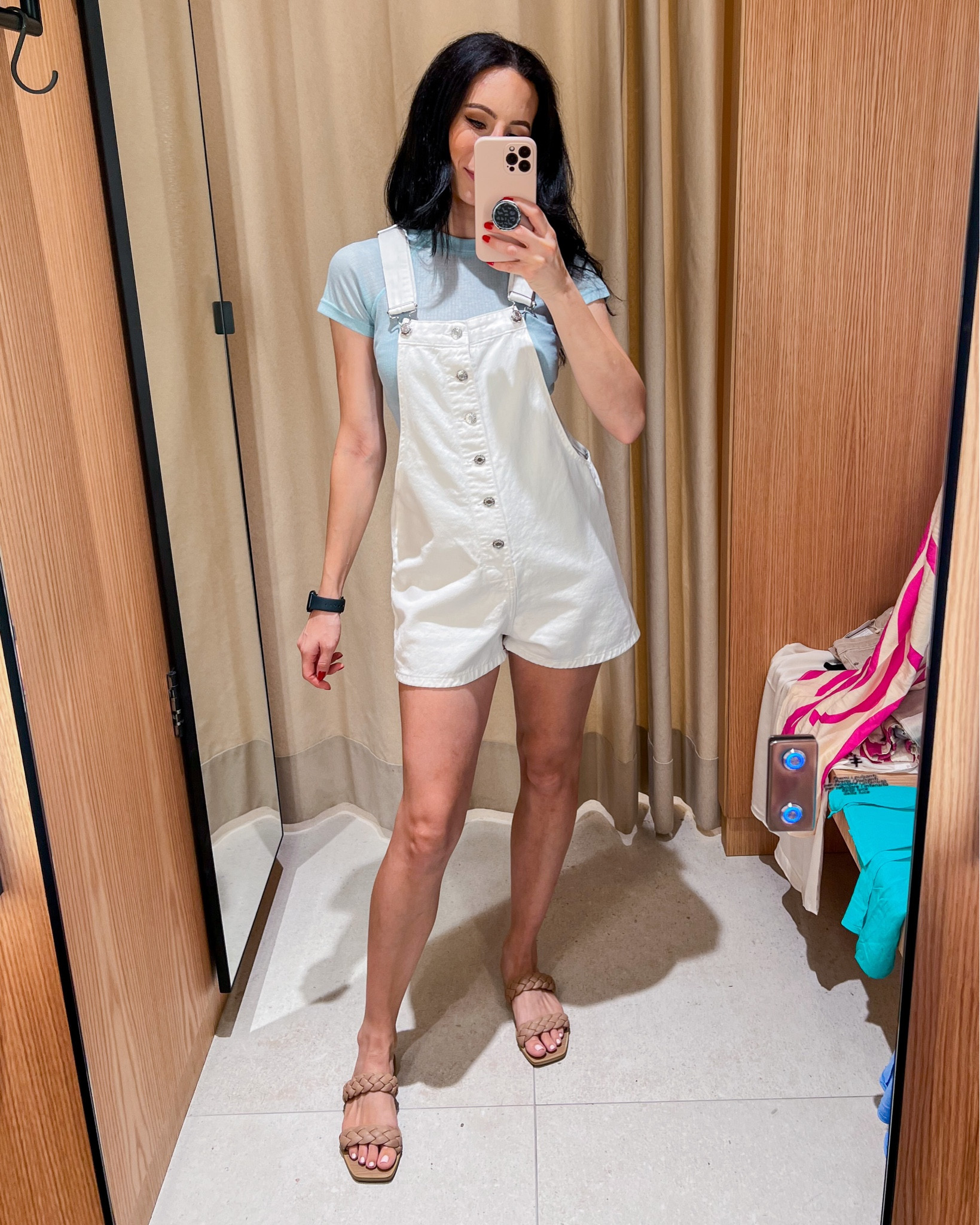 Indosso una S della T-Shirt e una S della Salopette.

Mango Outfit // Outfit estate // jeans bianco // Outfit comodo // Outfit estivo 

#LTKeurope #LTKFind #LTKunder50