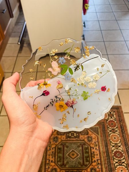 Stokes to make your own DIY 3 tier pressed flower resin dessert tray
Cake stand
Dried flowers
Gold leaf
Epoxy resin


#LTKSeasonal #LTKhome #LTKparties